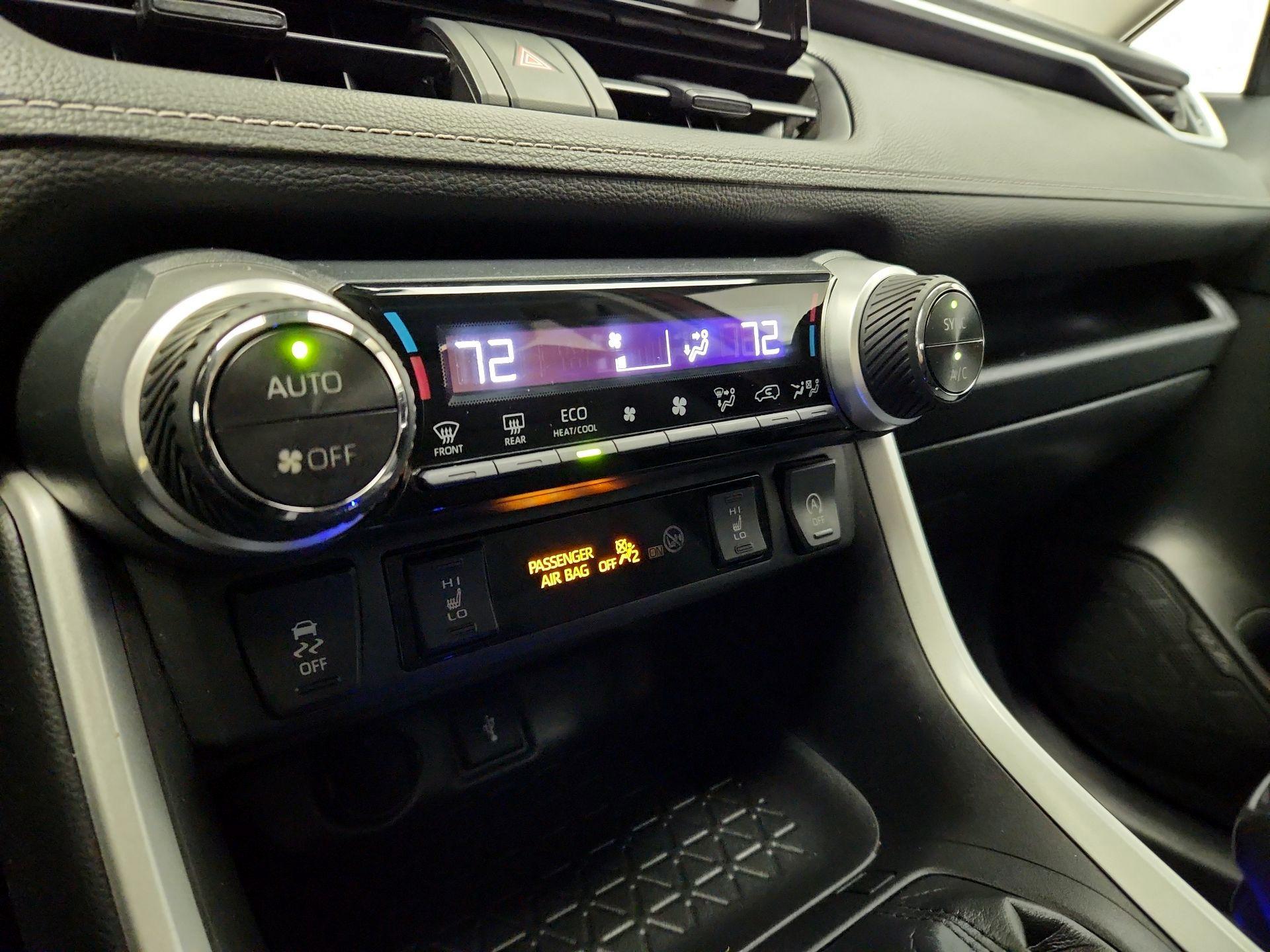 Thumbnail: 2021 Toyota RAV4 - 16