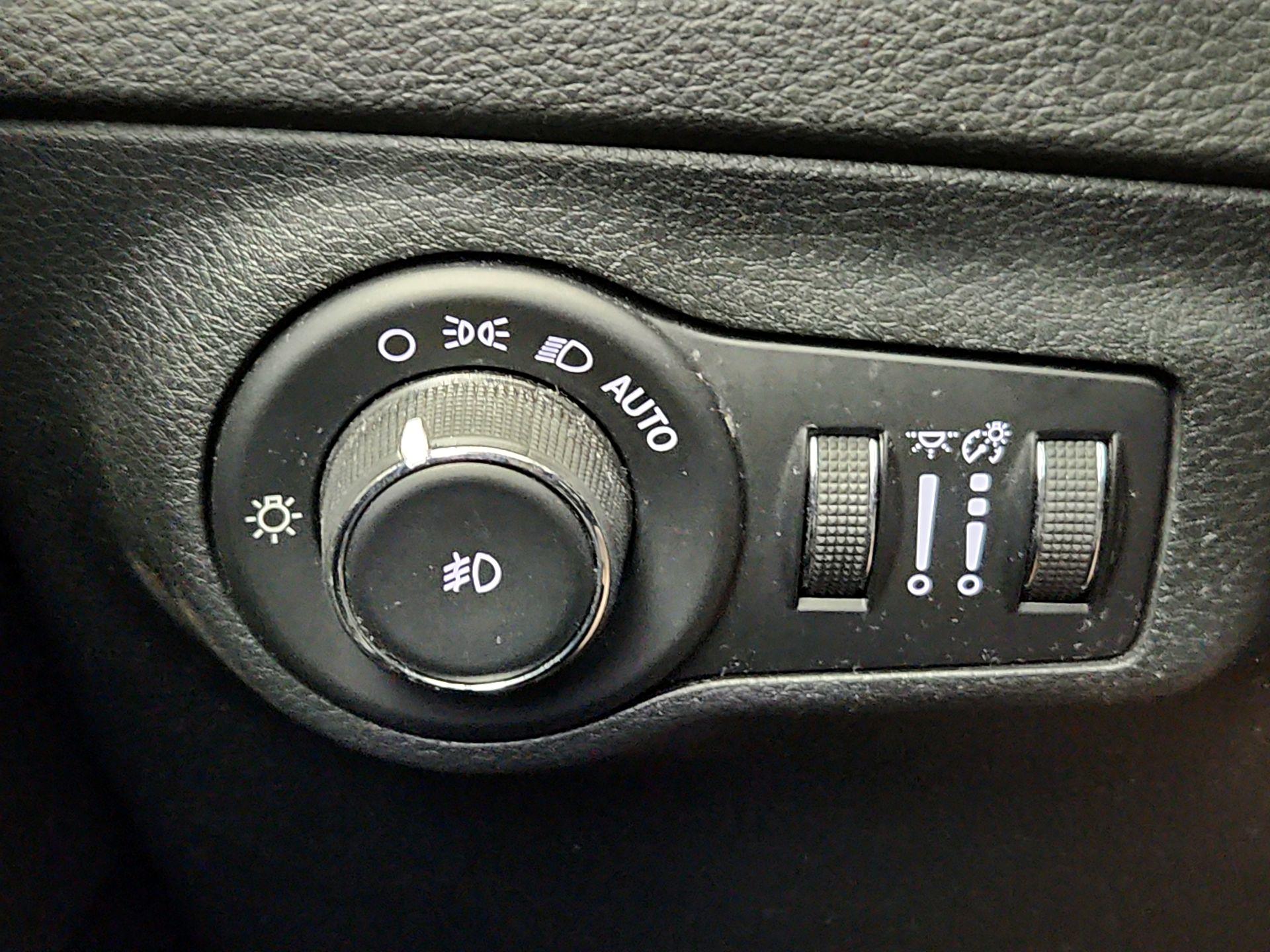 Thumbnail: 2018 Jeep Compass - 13