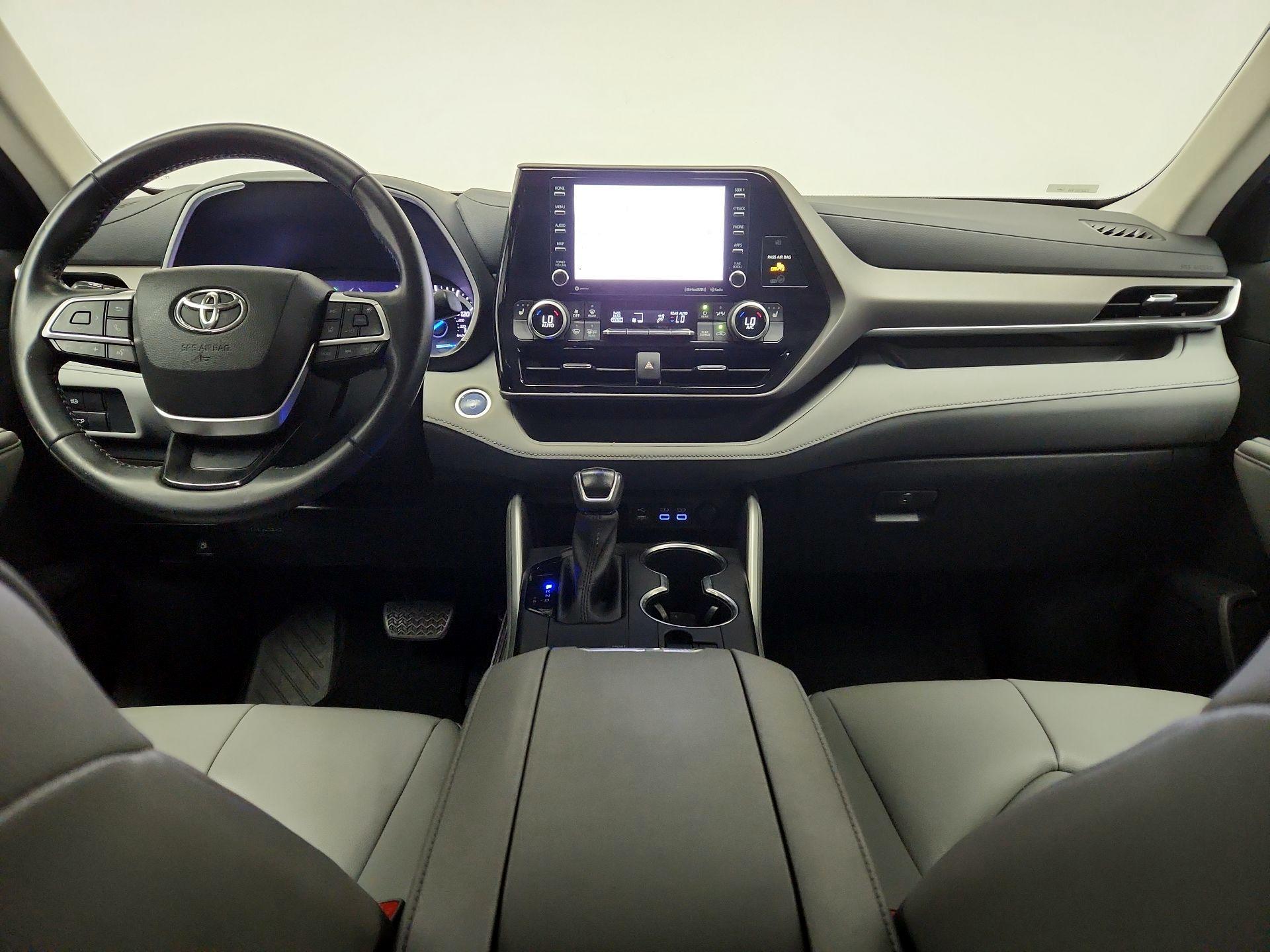 Thumbnail: 2022 Toyota Highlander - 9