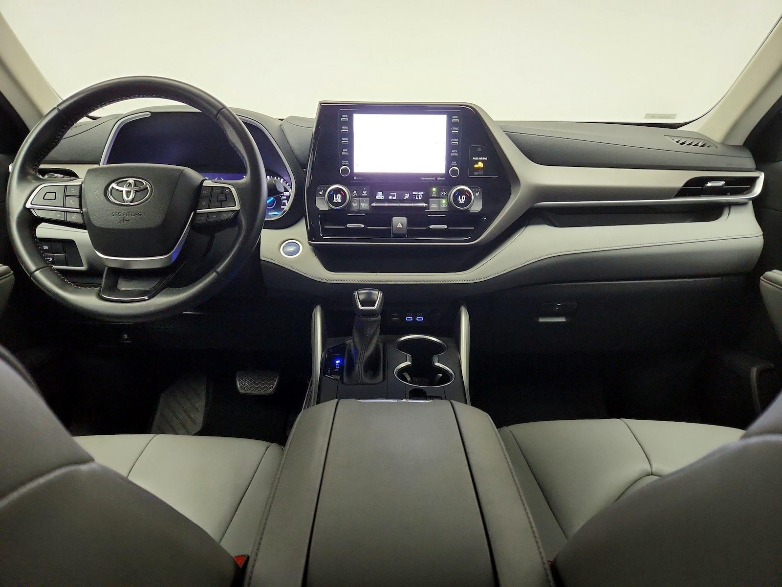 2022 Toyota Highlander XLE - Photo 10