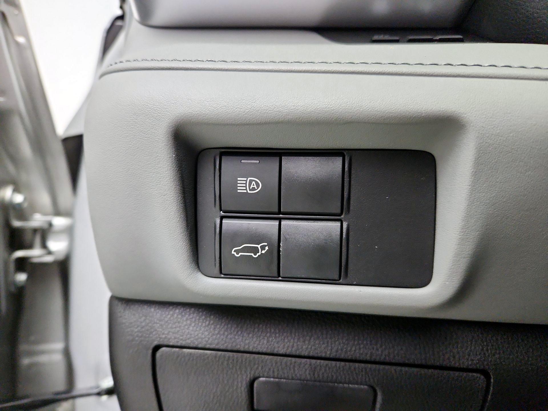 Thumbnail: 2022 Toyota Highlander - 13