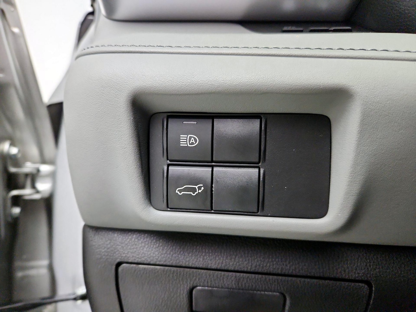 2022 Toyota Highlander XLE - Photo 14