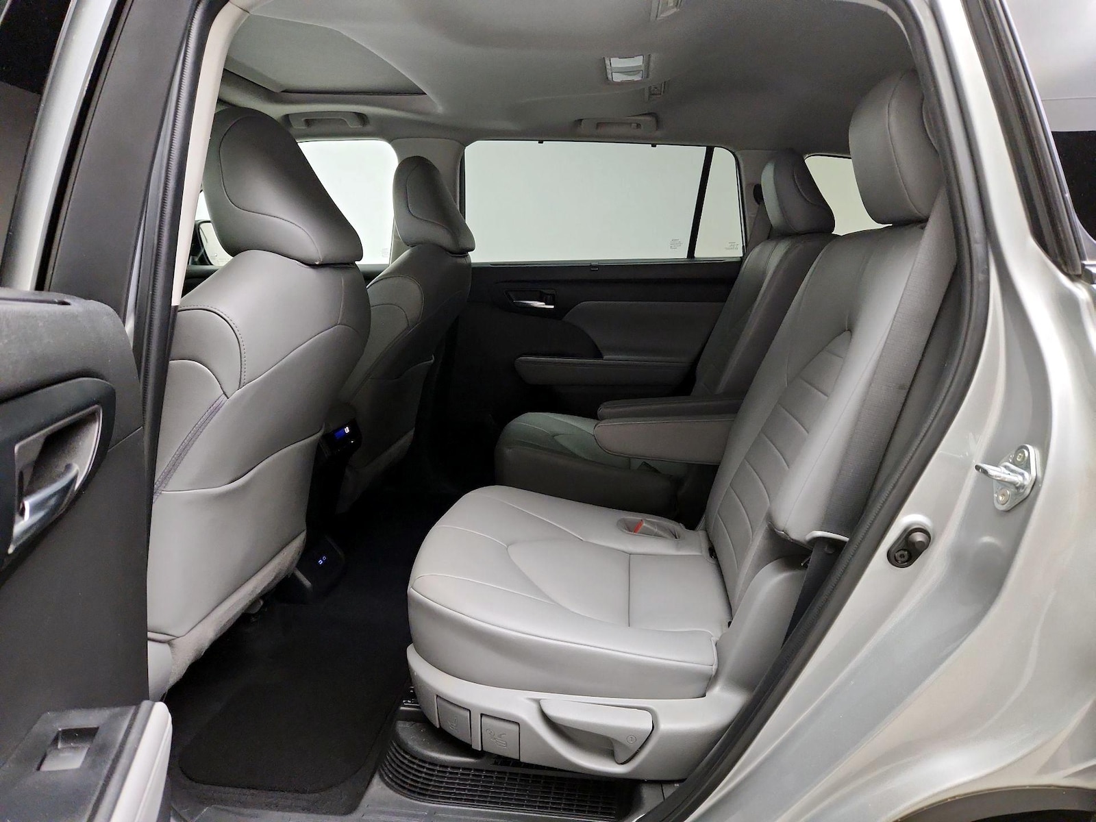 2022 Toyota Highlander XLE - Photo 22
