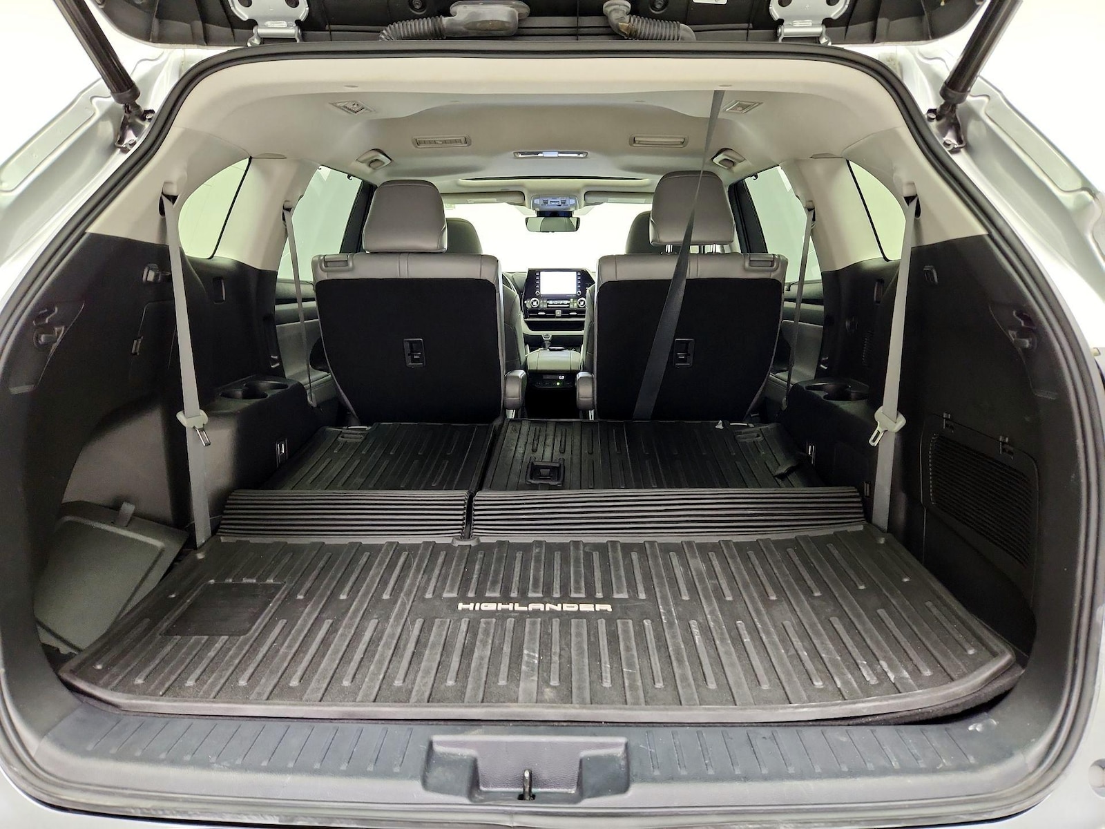 2022 Toyota Highlander XLE - Photo 25
