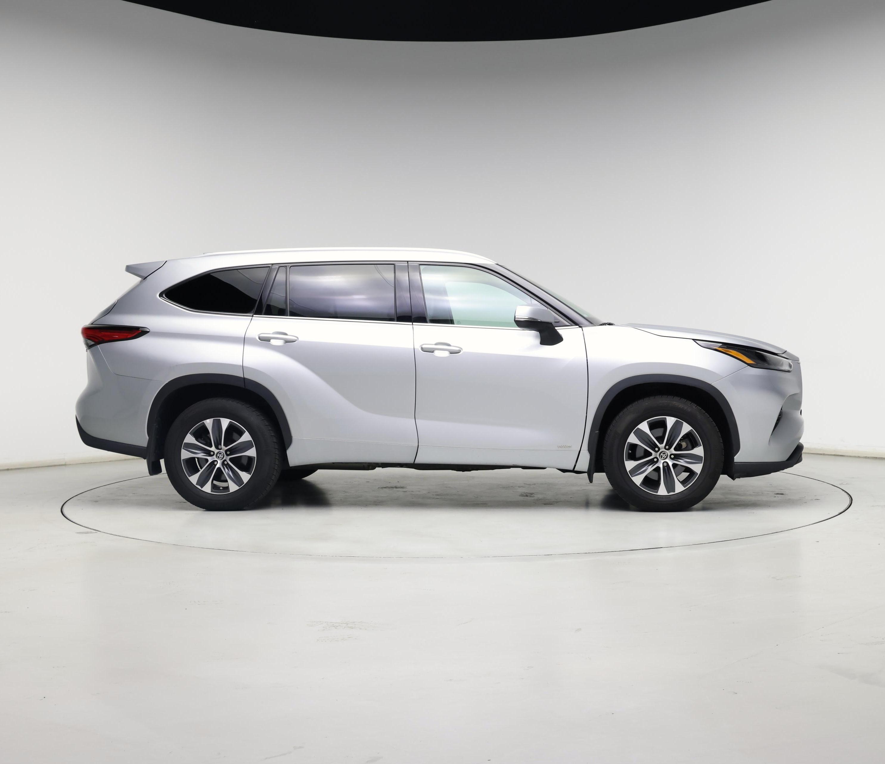 Thumbnail: 2022 Toyota Highlander - 7