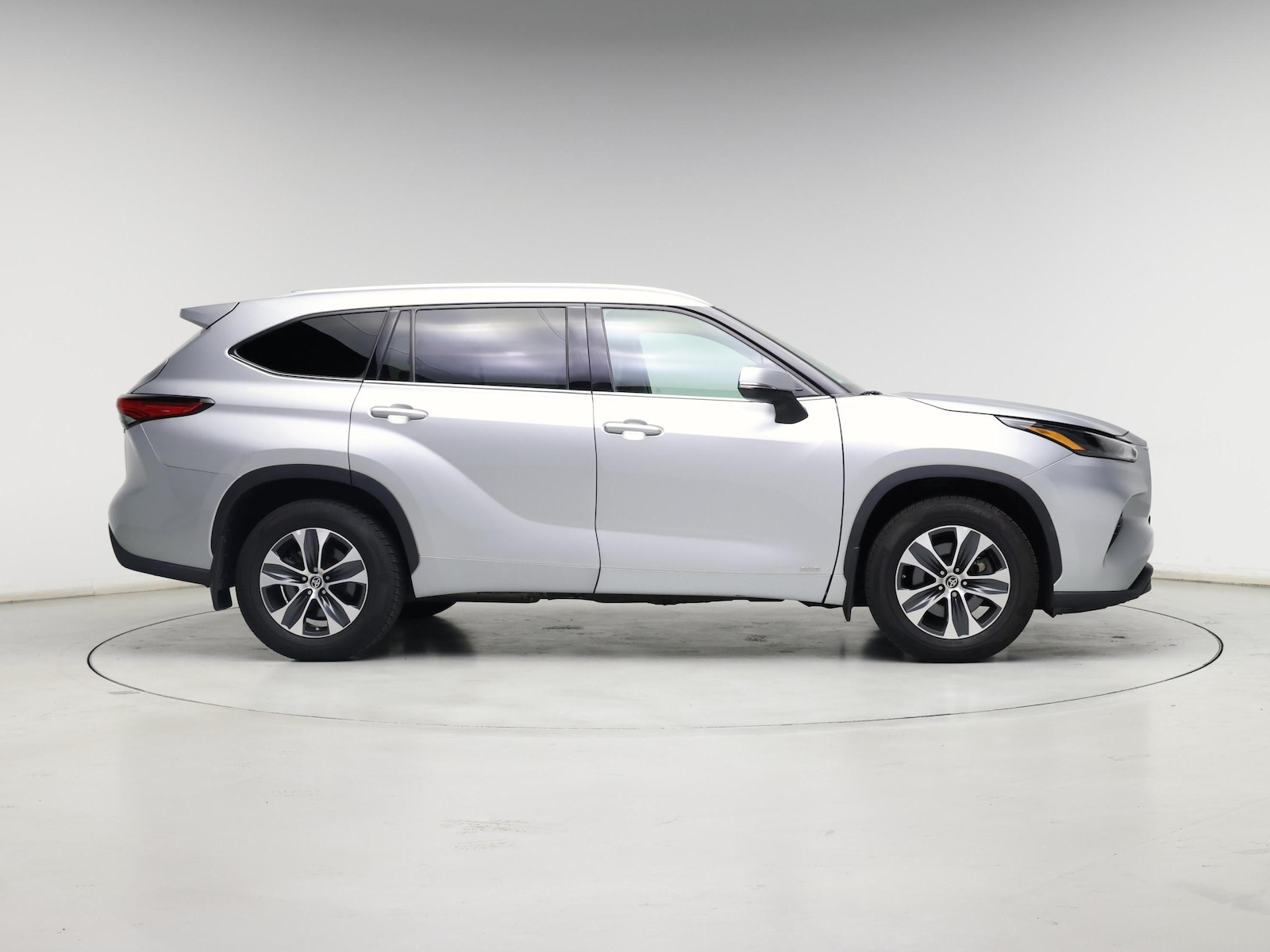 2022 Toyota Highlander XLE - Photo 8