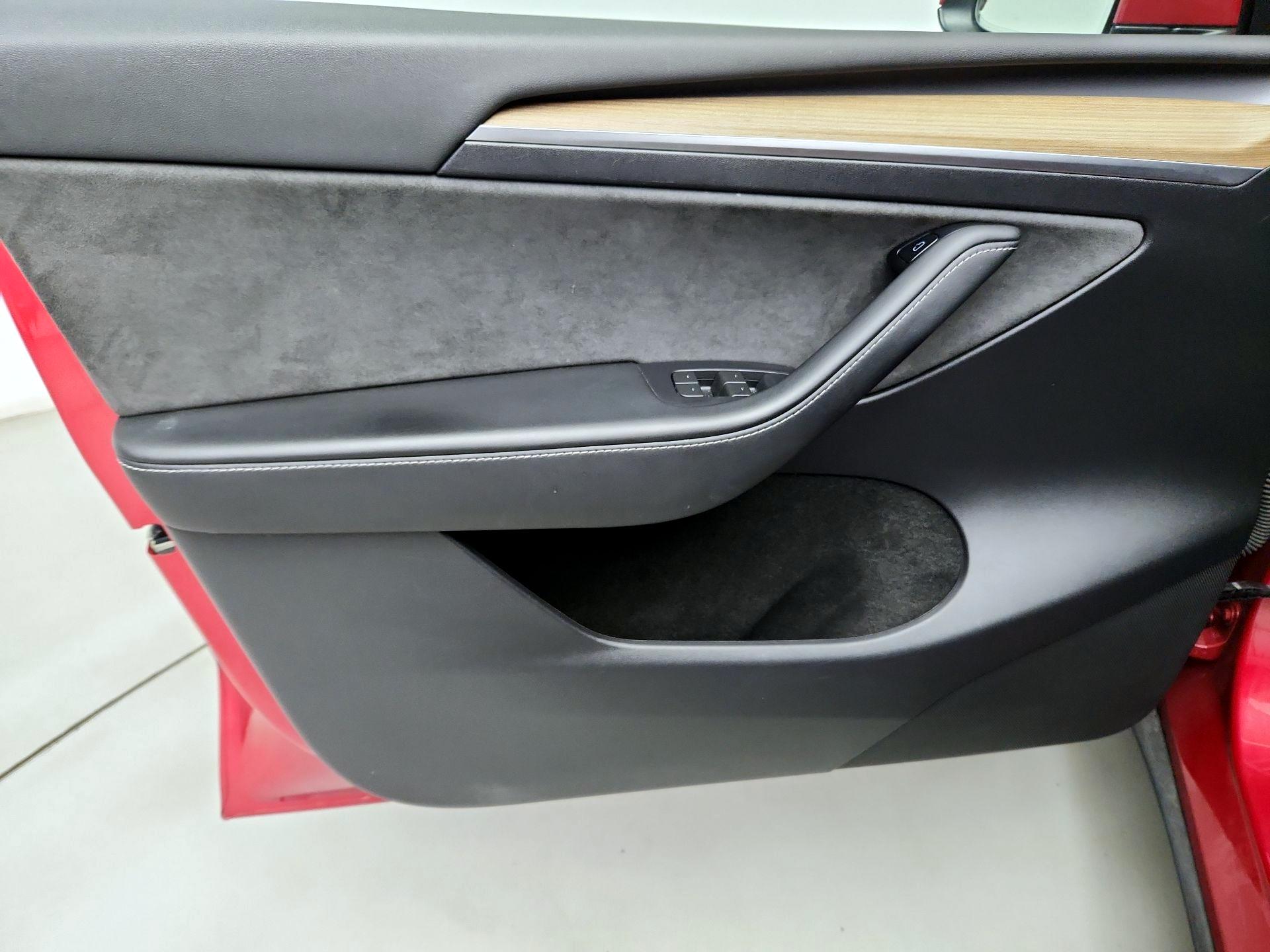 Thumbnail: 2022 Tesla Model Y - 12