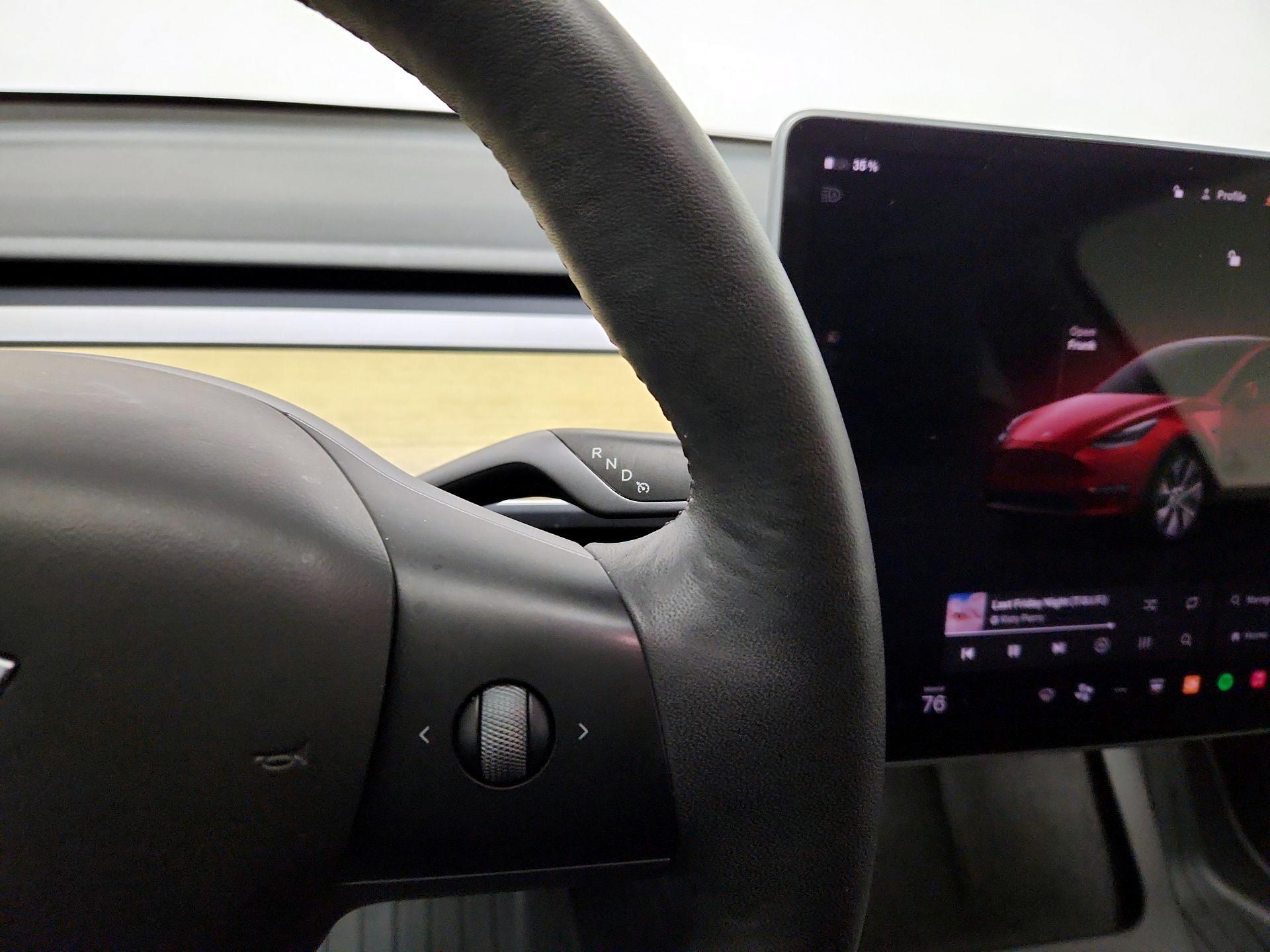Thumbnail: 2022 Tesla Model Y - 17