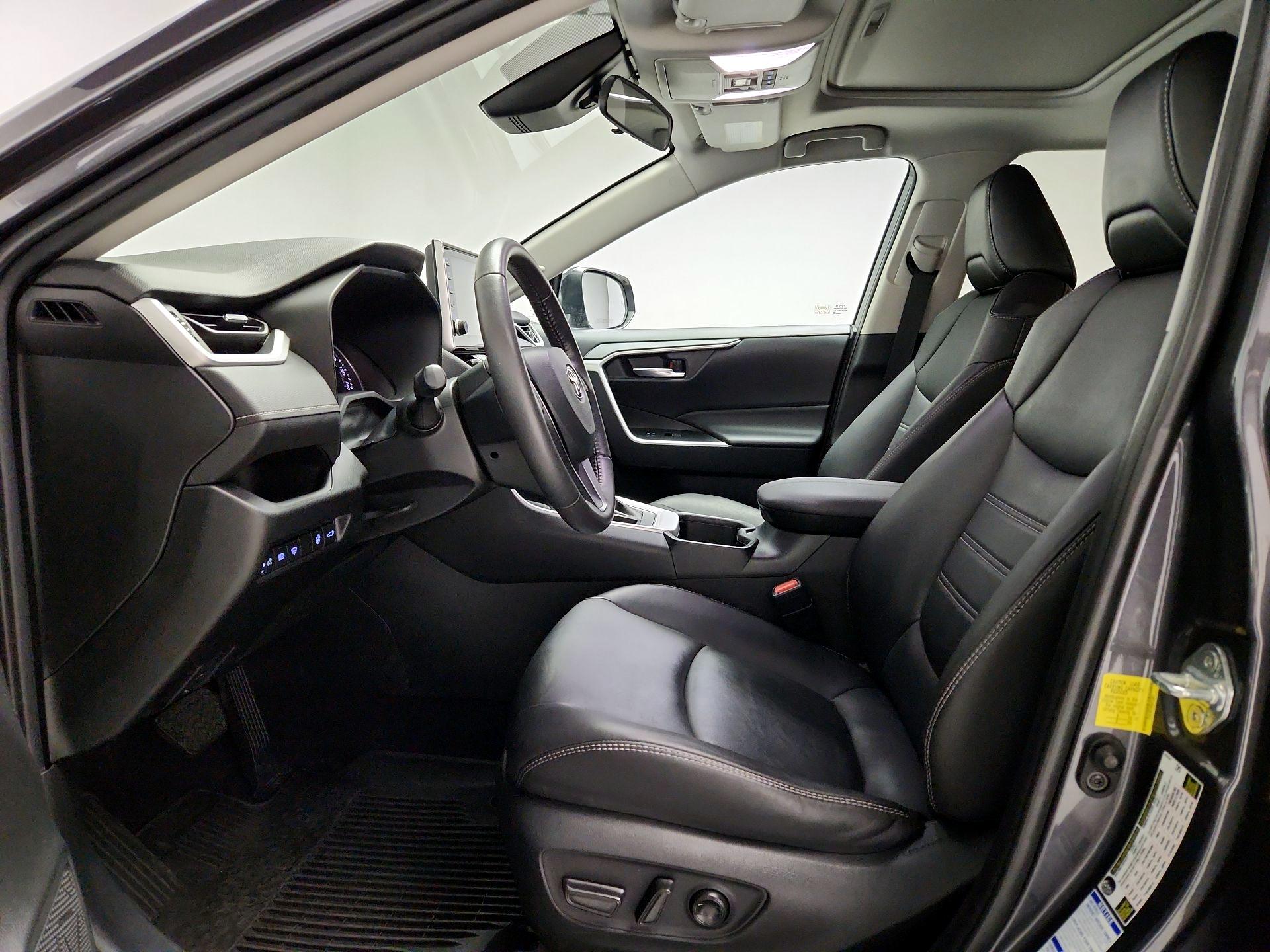 Thumbnail: 2022 Toyota RAV4 - 11