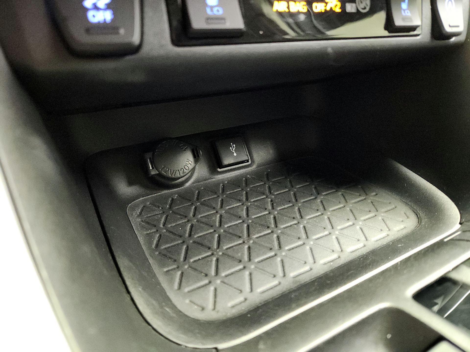 Thumbnail: 2022 Toyota RAV4 - 18