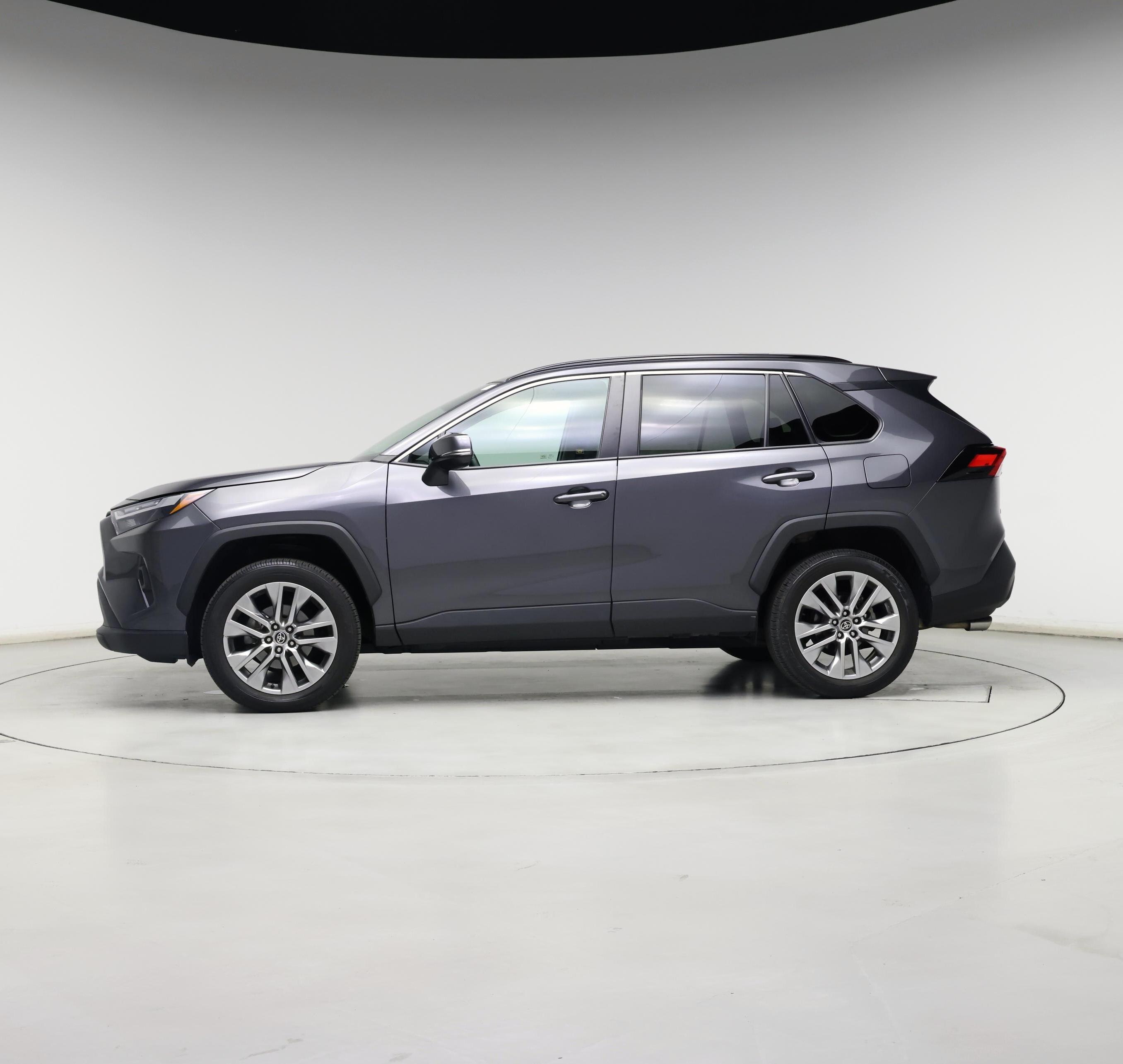 Thumbnail: 2022 Toyota RAV4 - 3