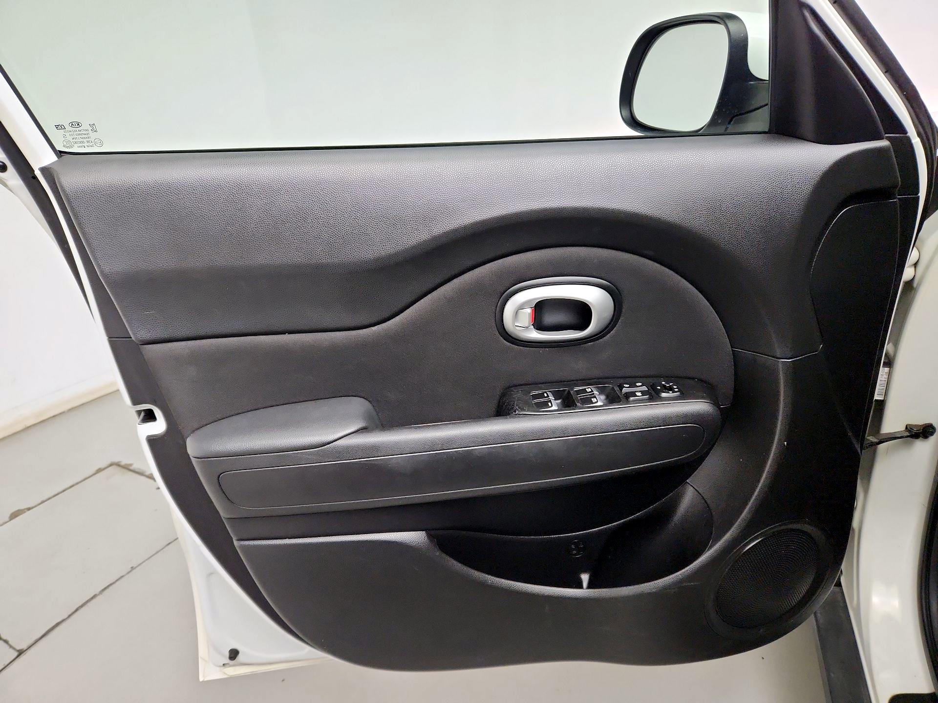 Thumbnail: 2018 Kia Soul - 12