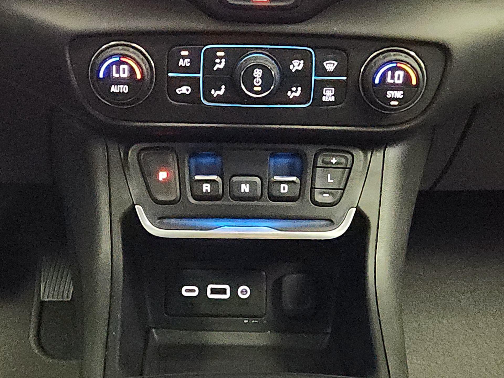 Thumbnail: 2020 GMC Terrain - 17
