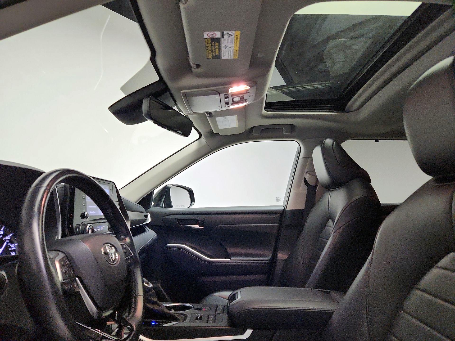 Thumbnail: 2021 Toyota Highlander - 20