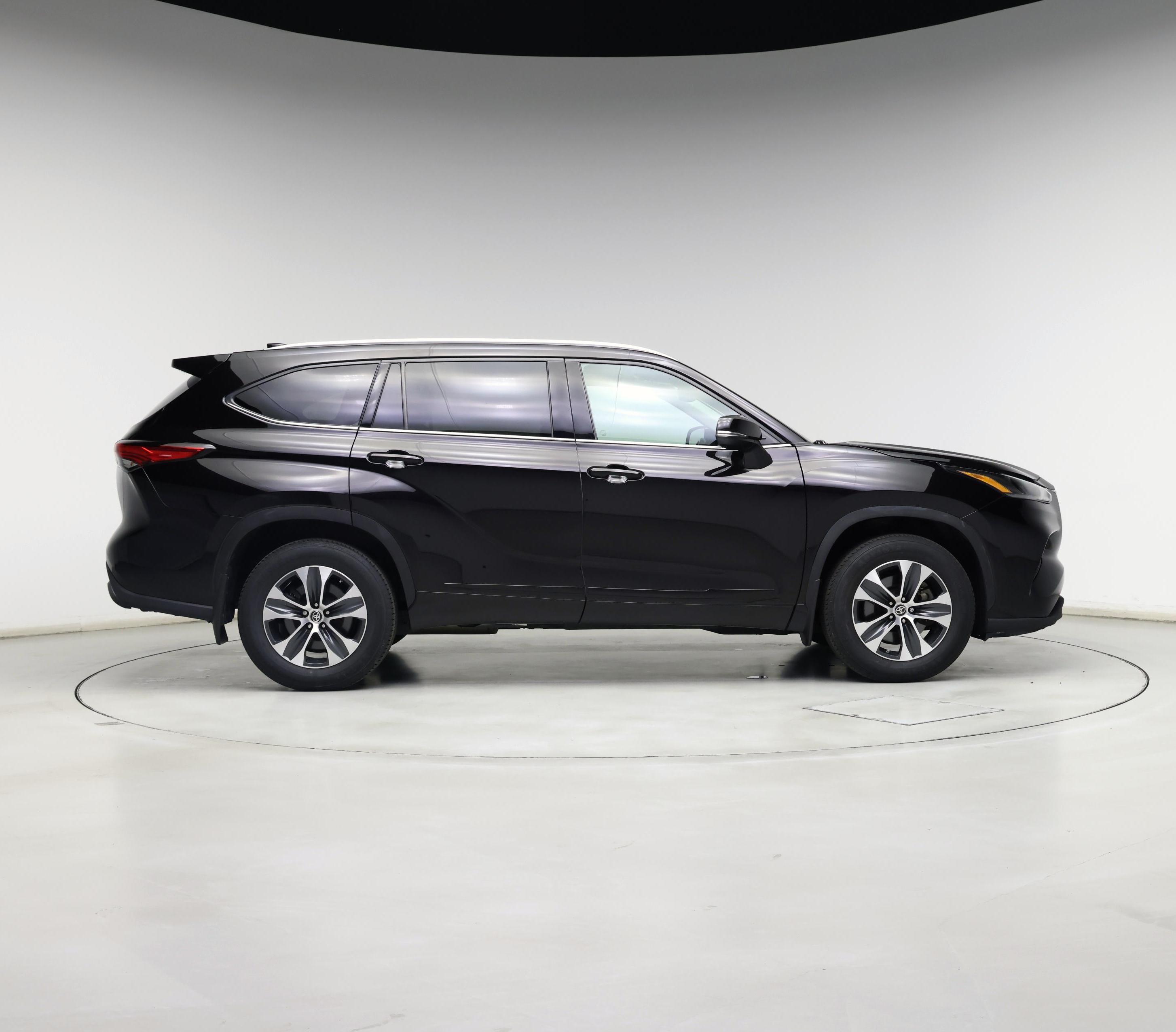 Thumbnail: 2021 Toyota Highlander - 7