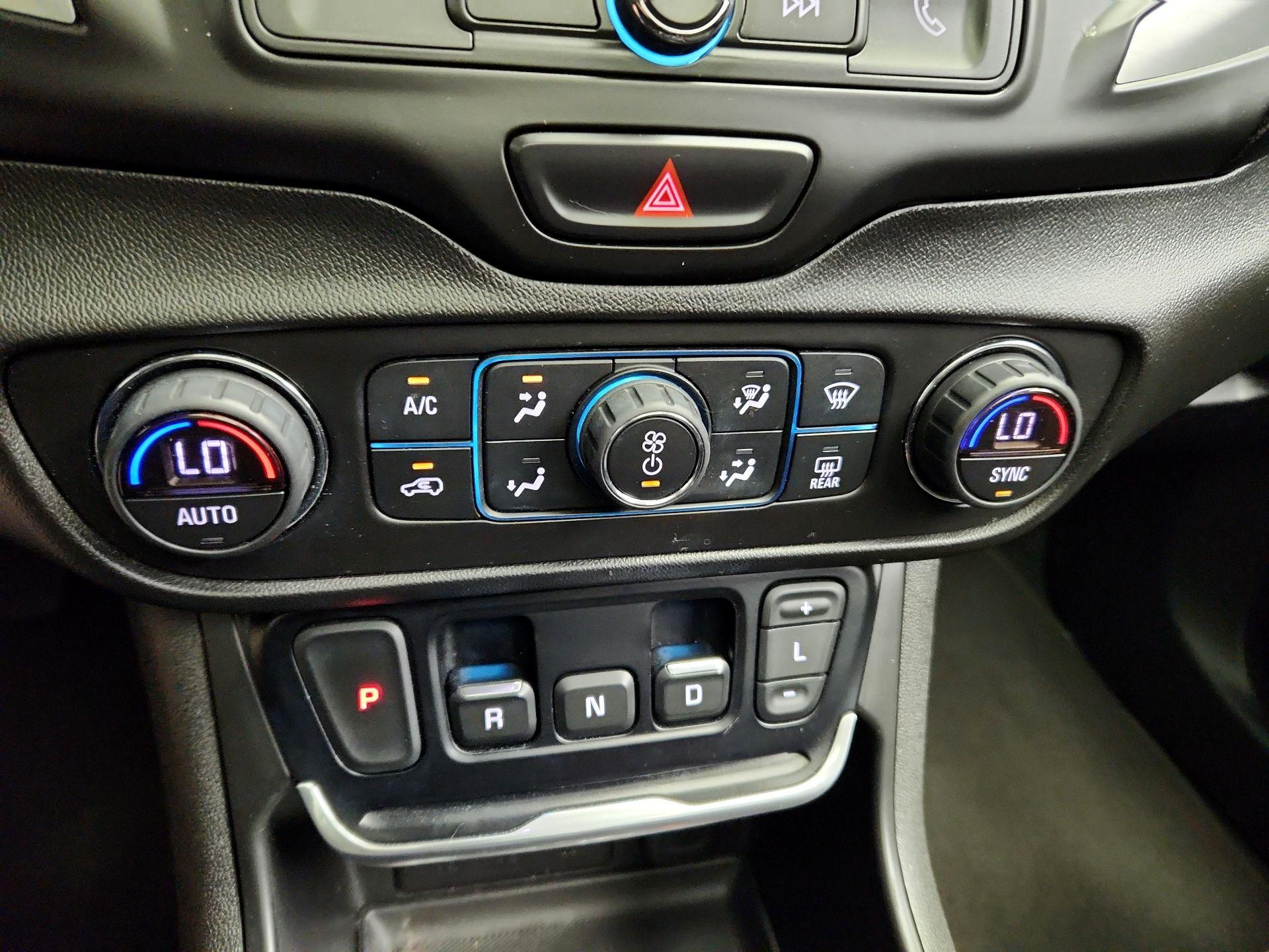 Thumbnail: 2018 GMC Terrain - 17