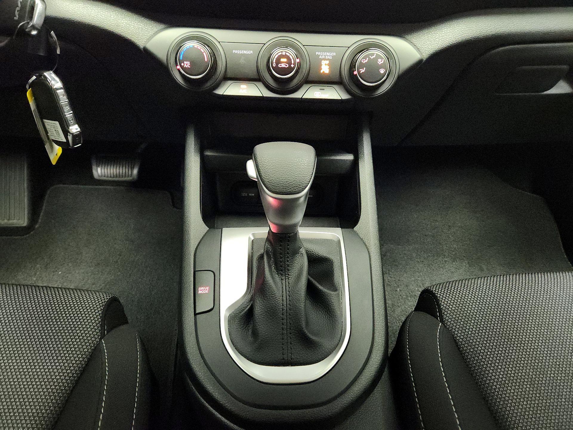 Thumbnail: 2023 Kia Forte - 17