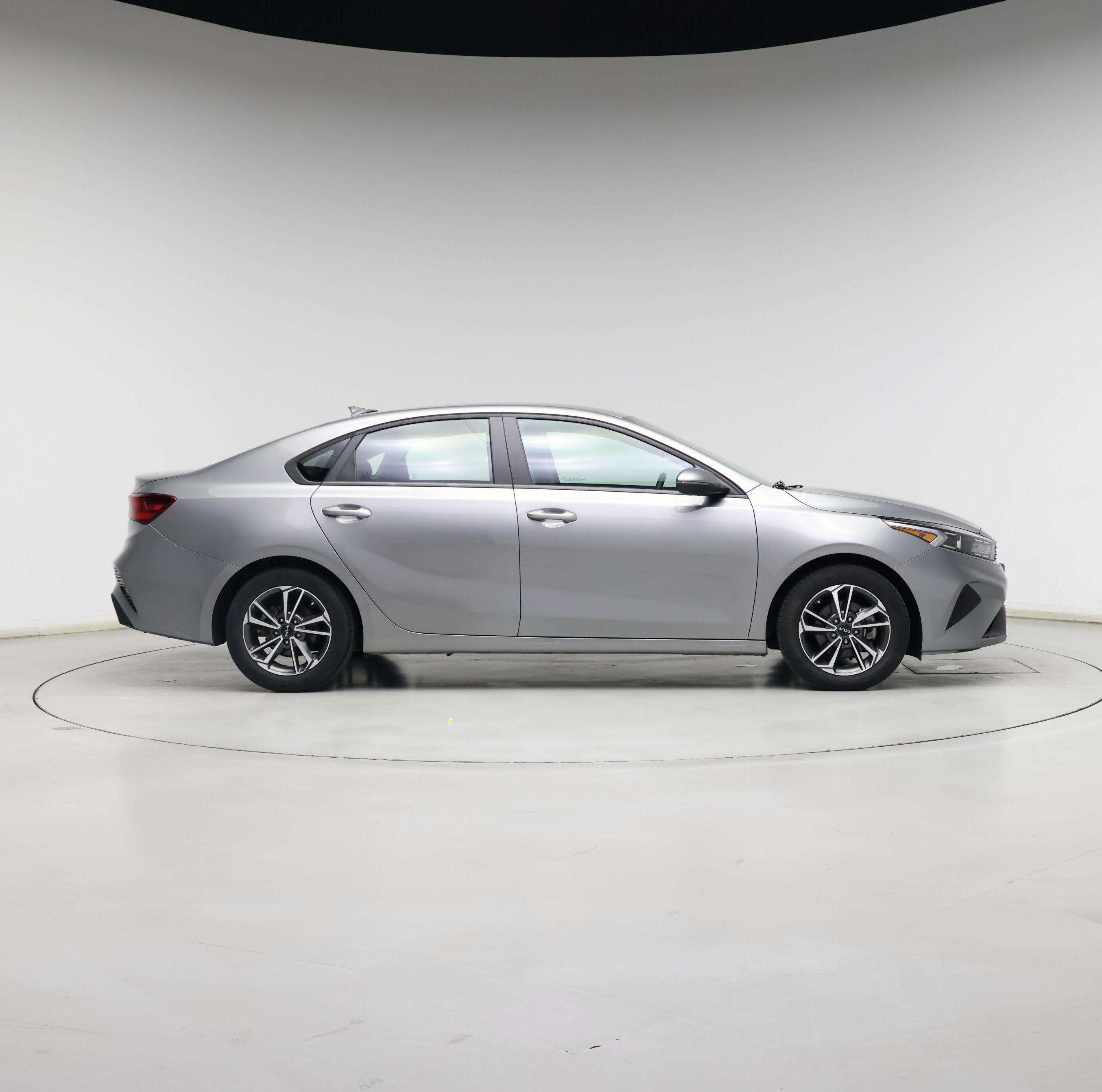 Thumbnail: 2023 Kia Forte - 7
