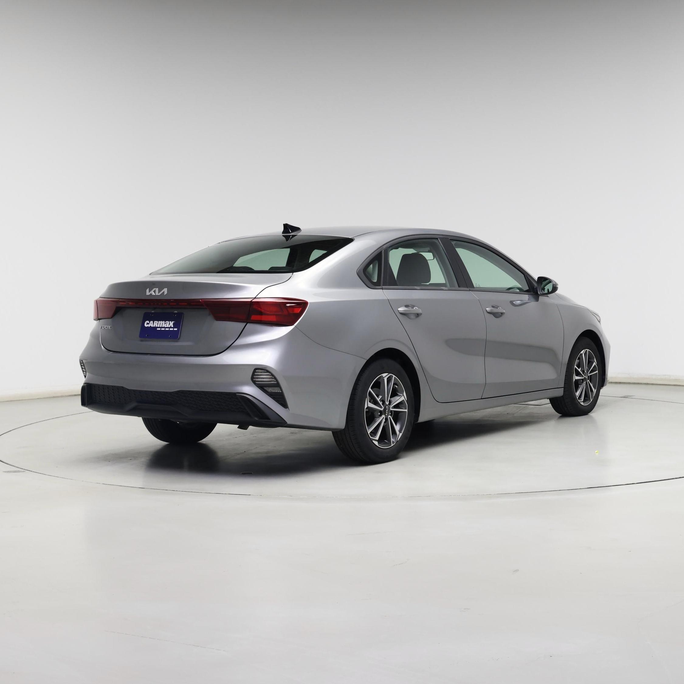 Thumbnail: 2023 Kia Forte - 8