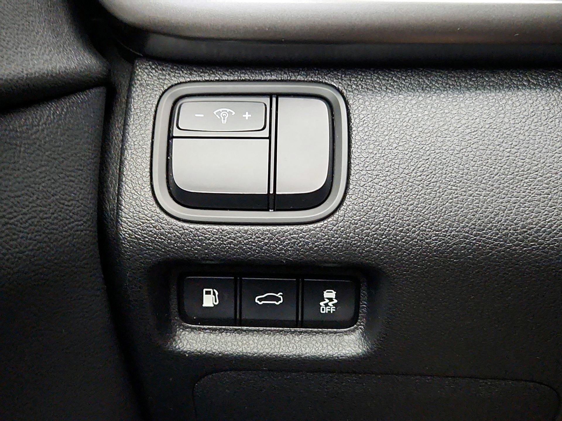 Thumbnail: 2016 Kia Optima - 13