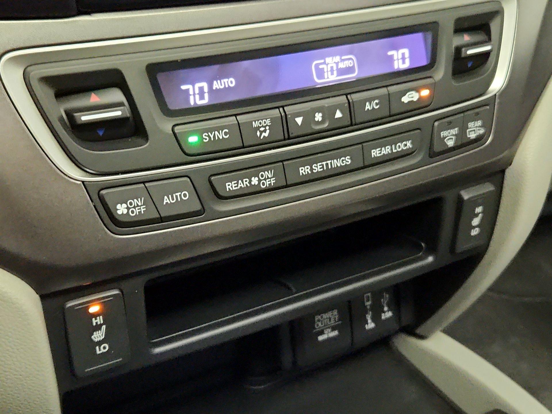 Thumbnail: 2018 Honda Pilot - 16