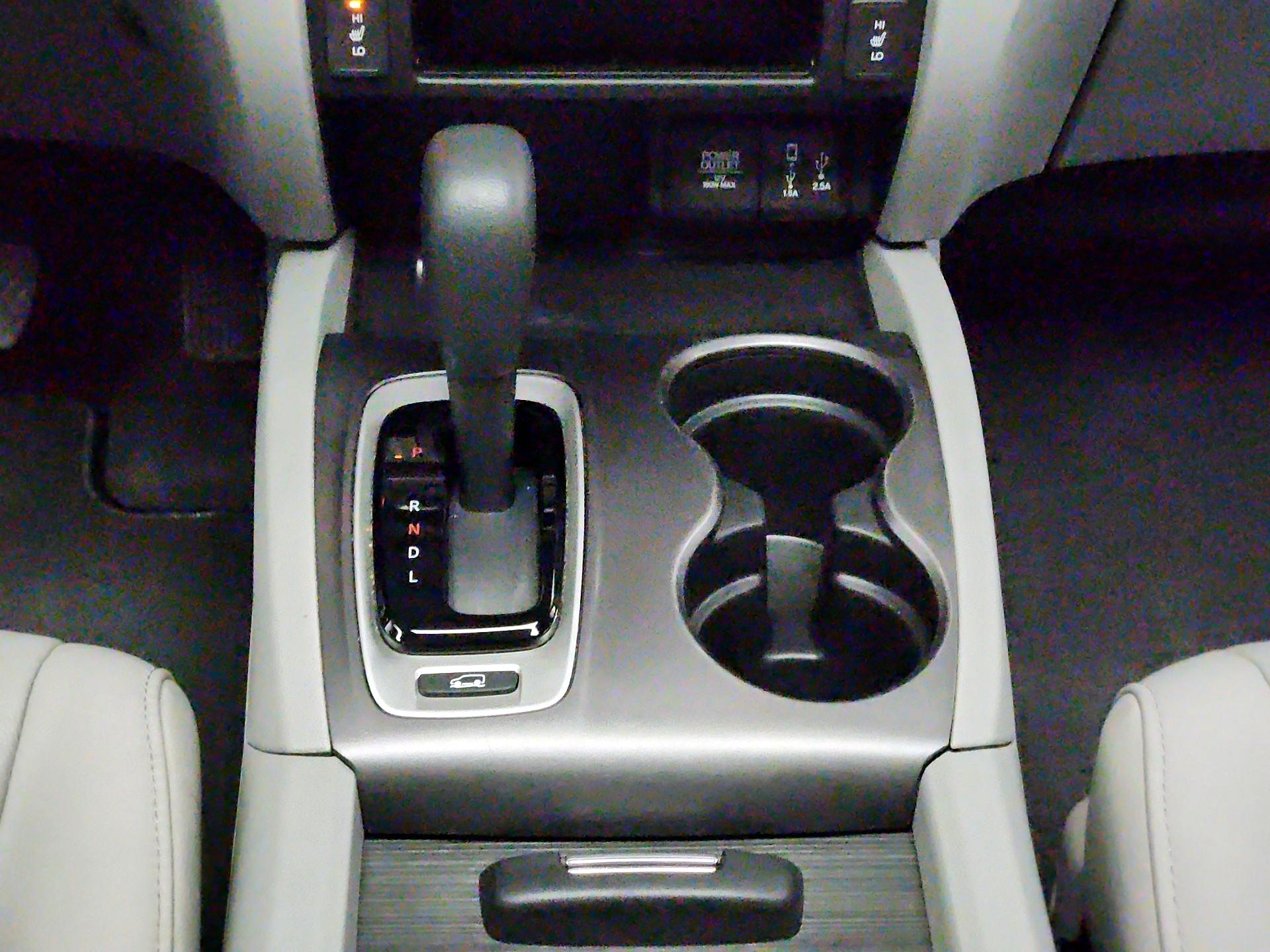 Thumbnail: 2018 Honda Pilot - 17