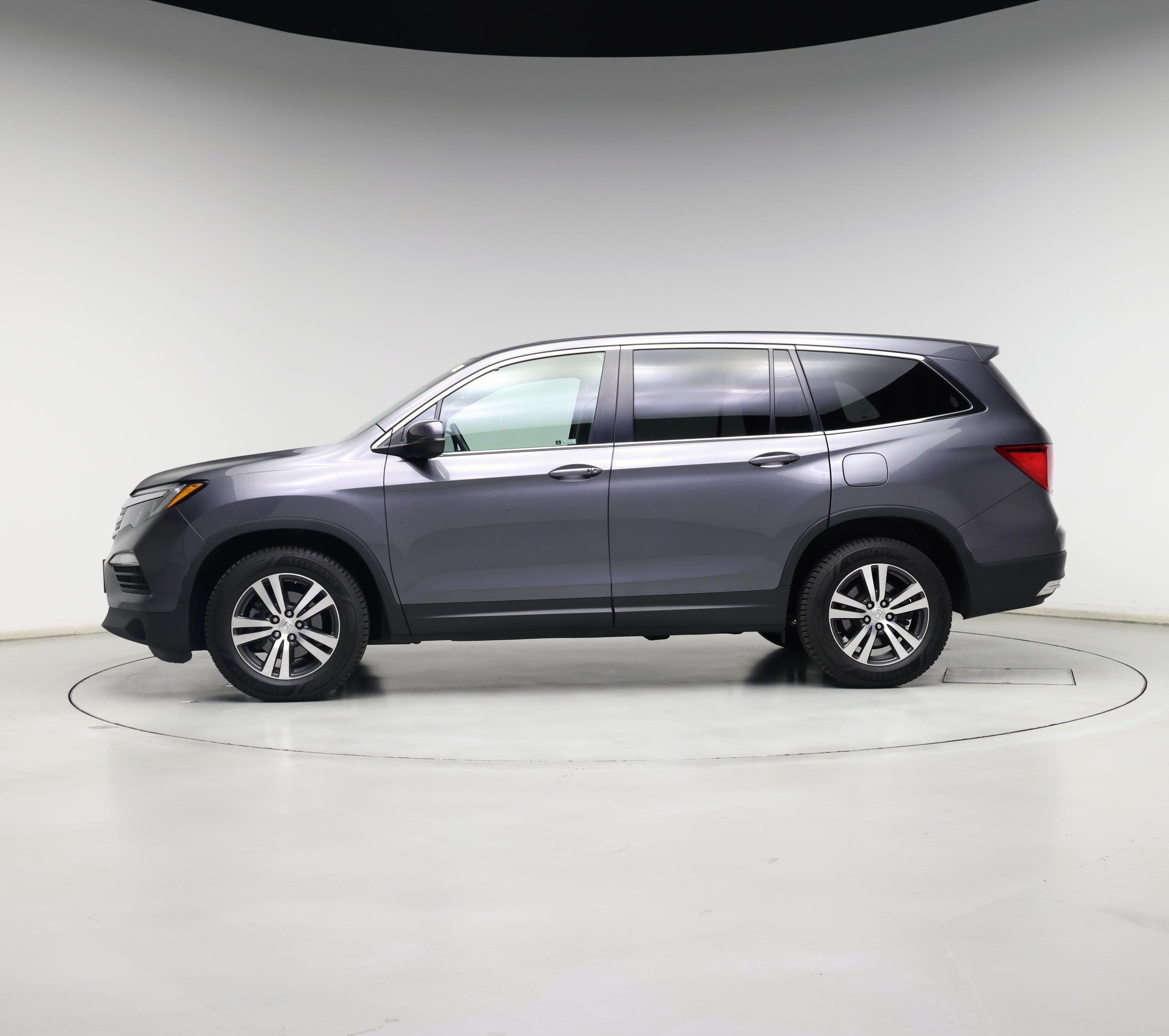 Thumbnail: 2018 Honda Pilot - 3