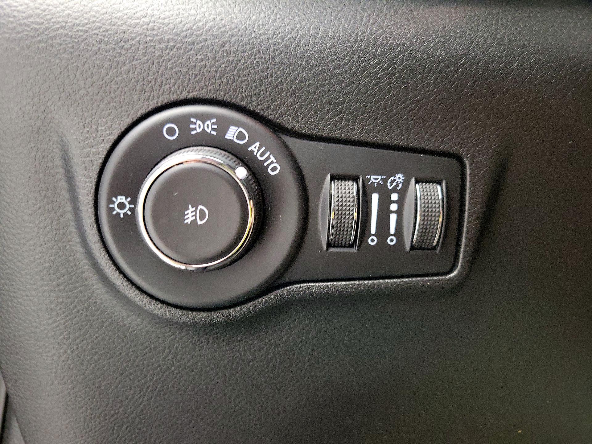 Thumbnail: 2023 Jeep Compass - 13