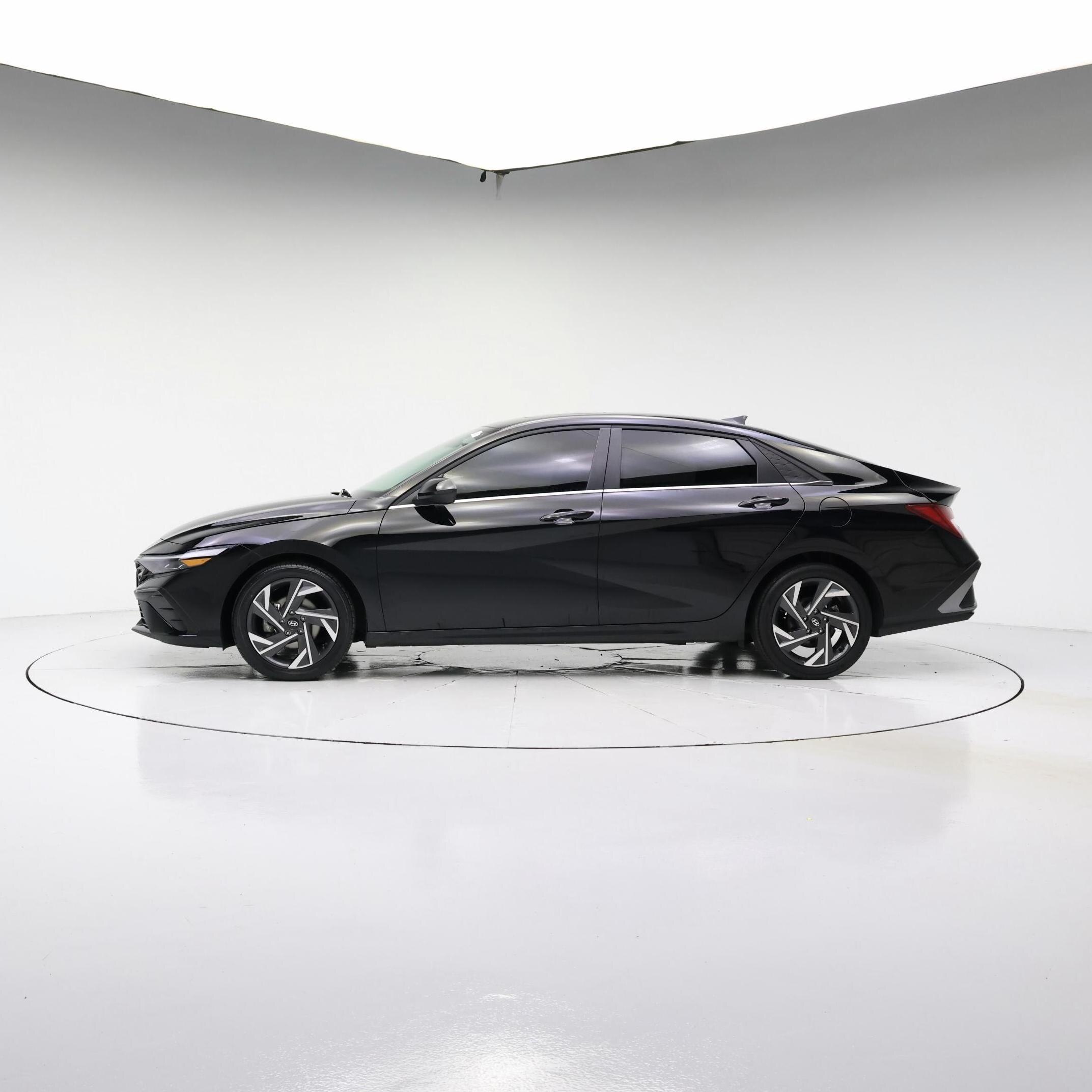 Thumbnail: 2025 Hyundai Elantra - 3