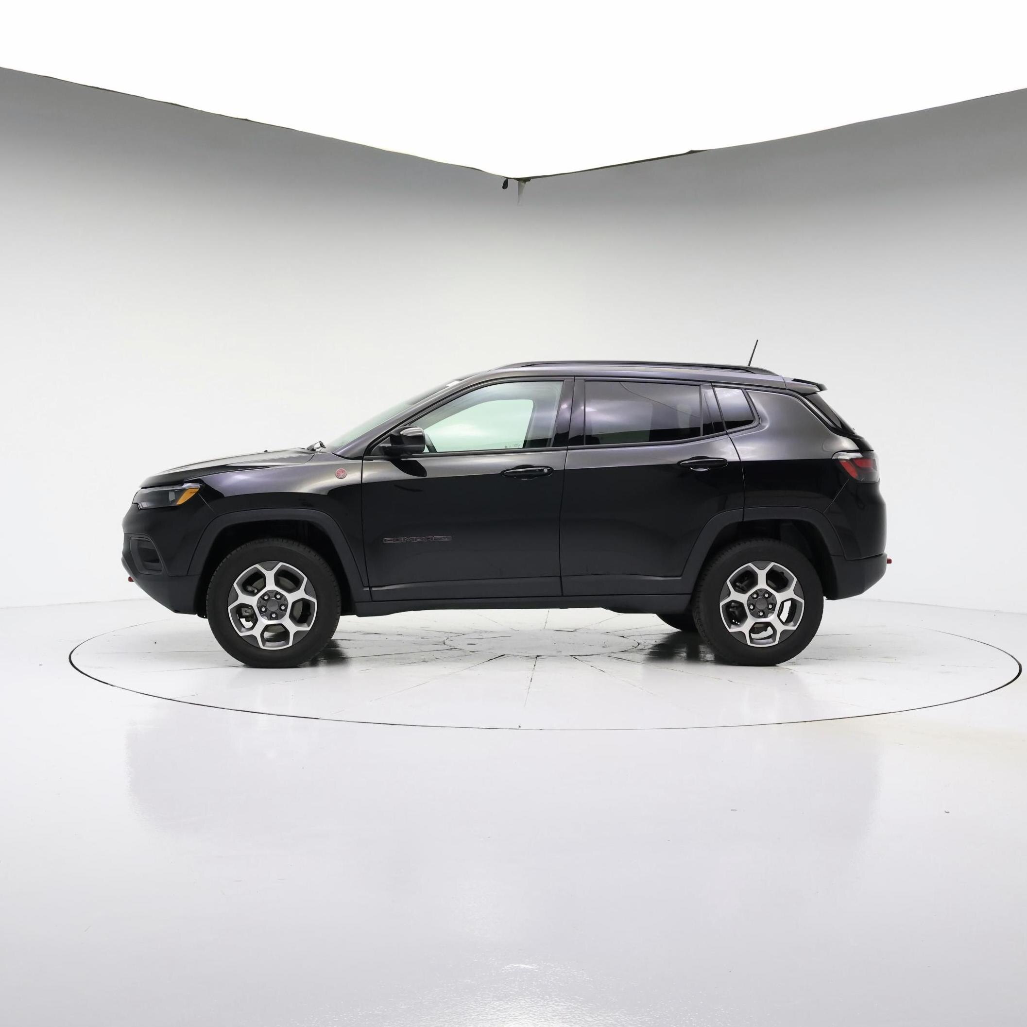 Thumbnail: 2022 Jeep Compass - 3