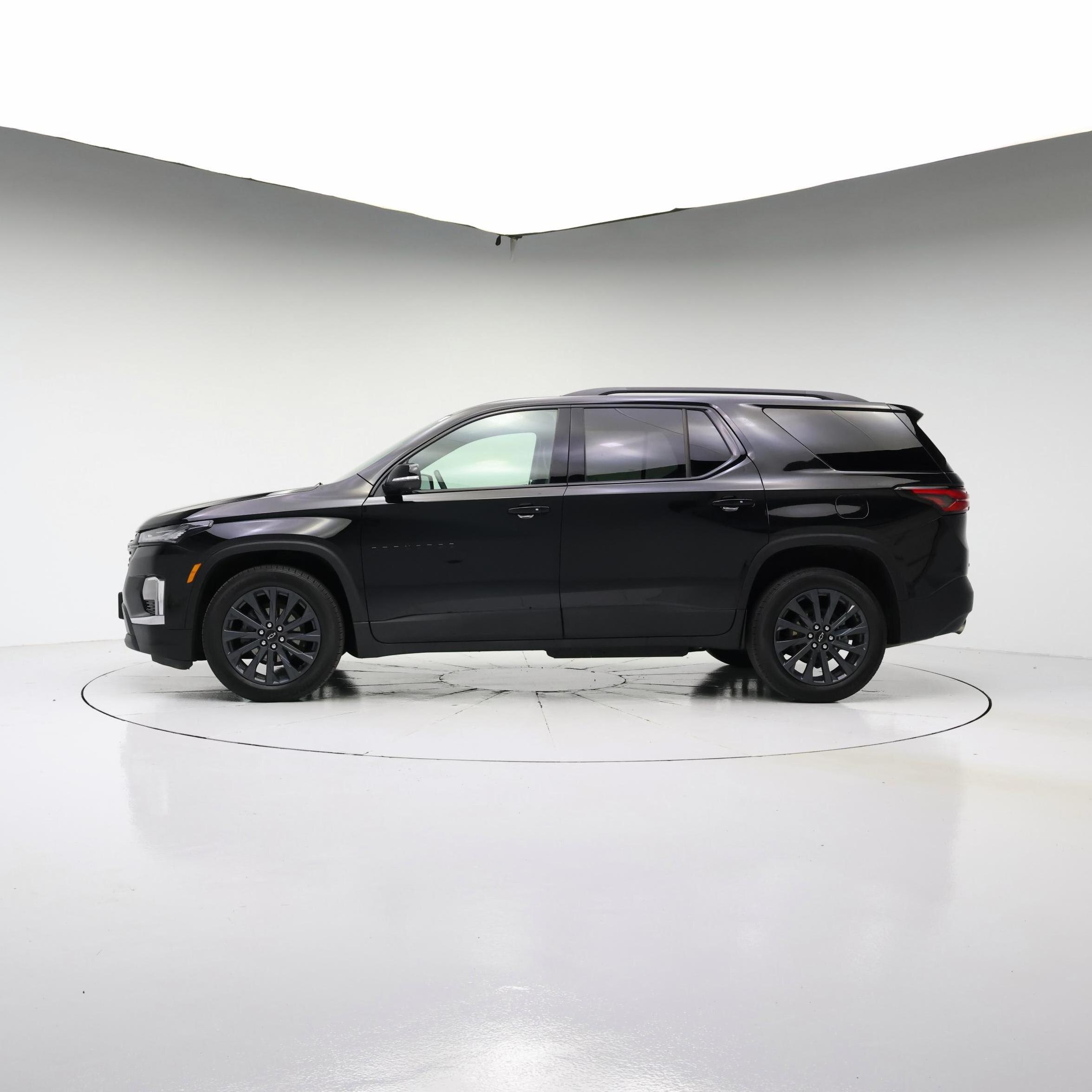 Thumbnail: 2023 Chevrolet Traverse - 3