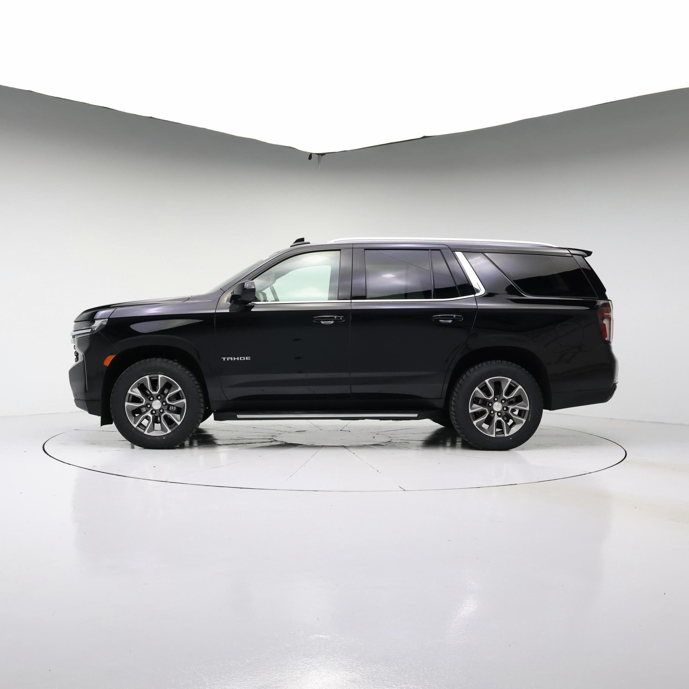 Thumbnail: 2023 Chevrolet Tahoe - 3