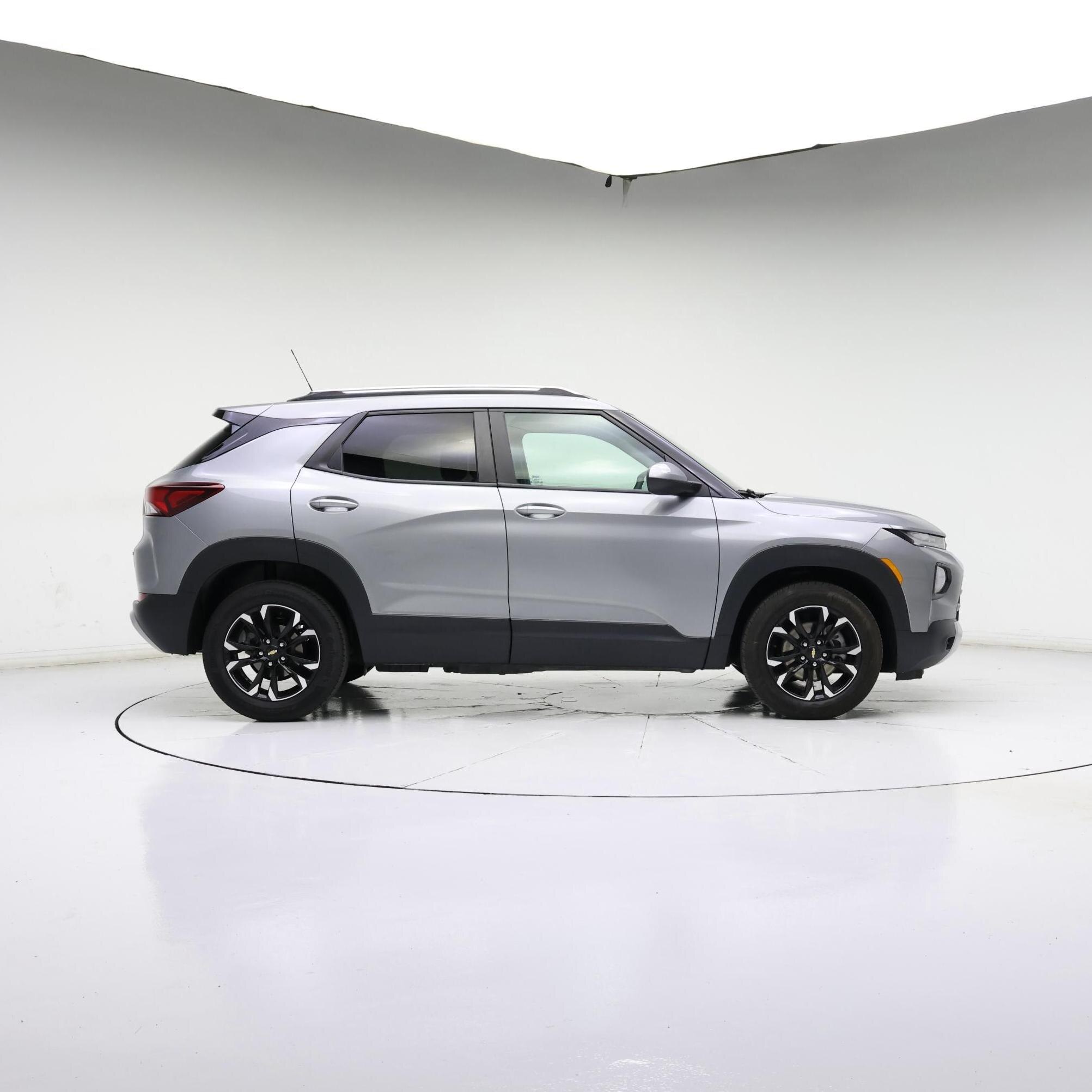 Thumbnail: 2023 Chevrolet TrailBlazer - 3