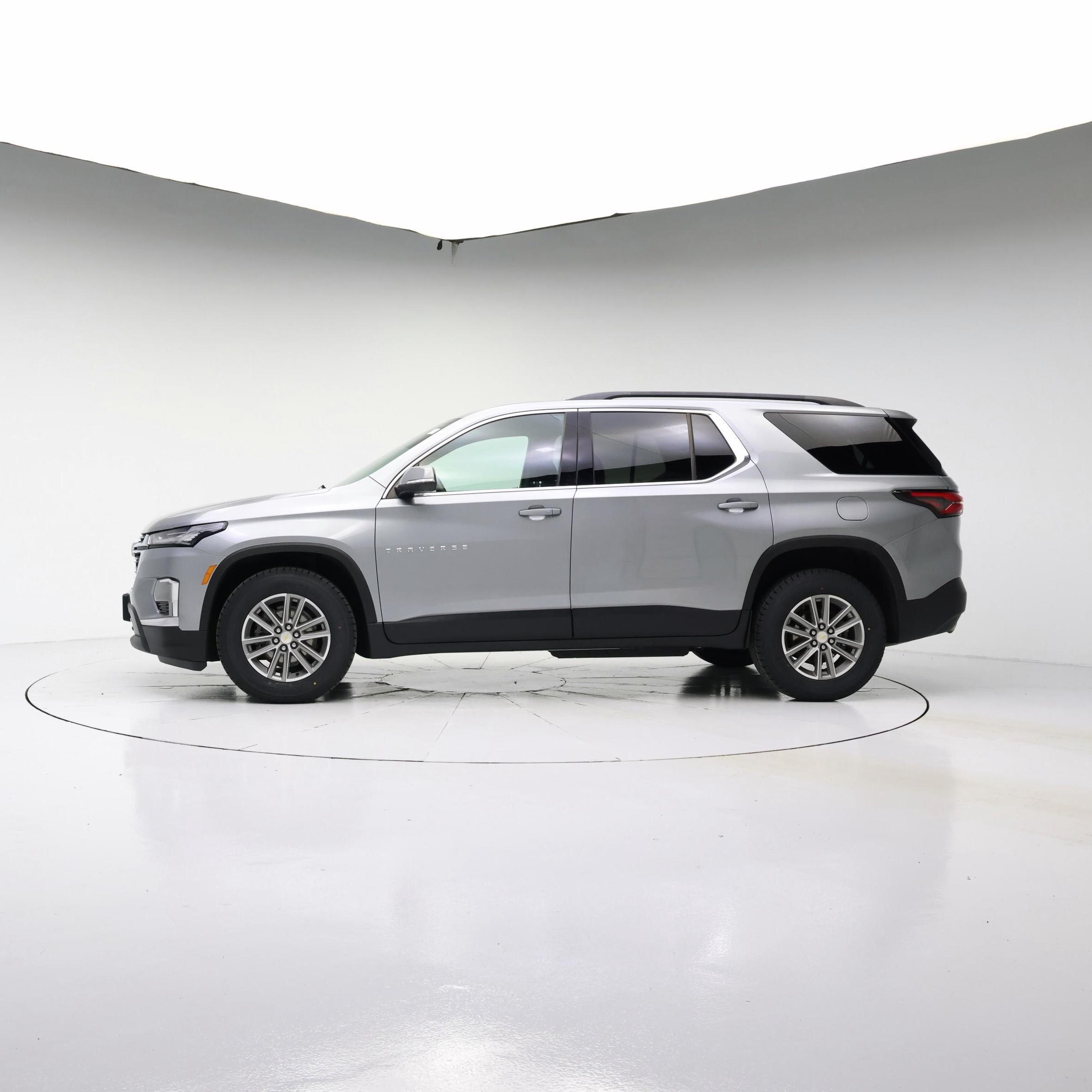 Thumbnail: 2023 Chevrolet Traverse - 3