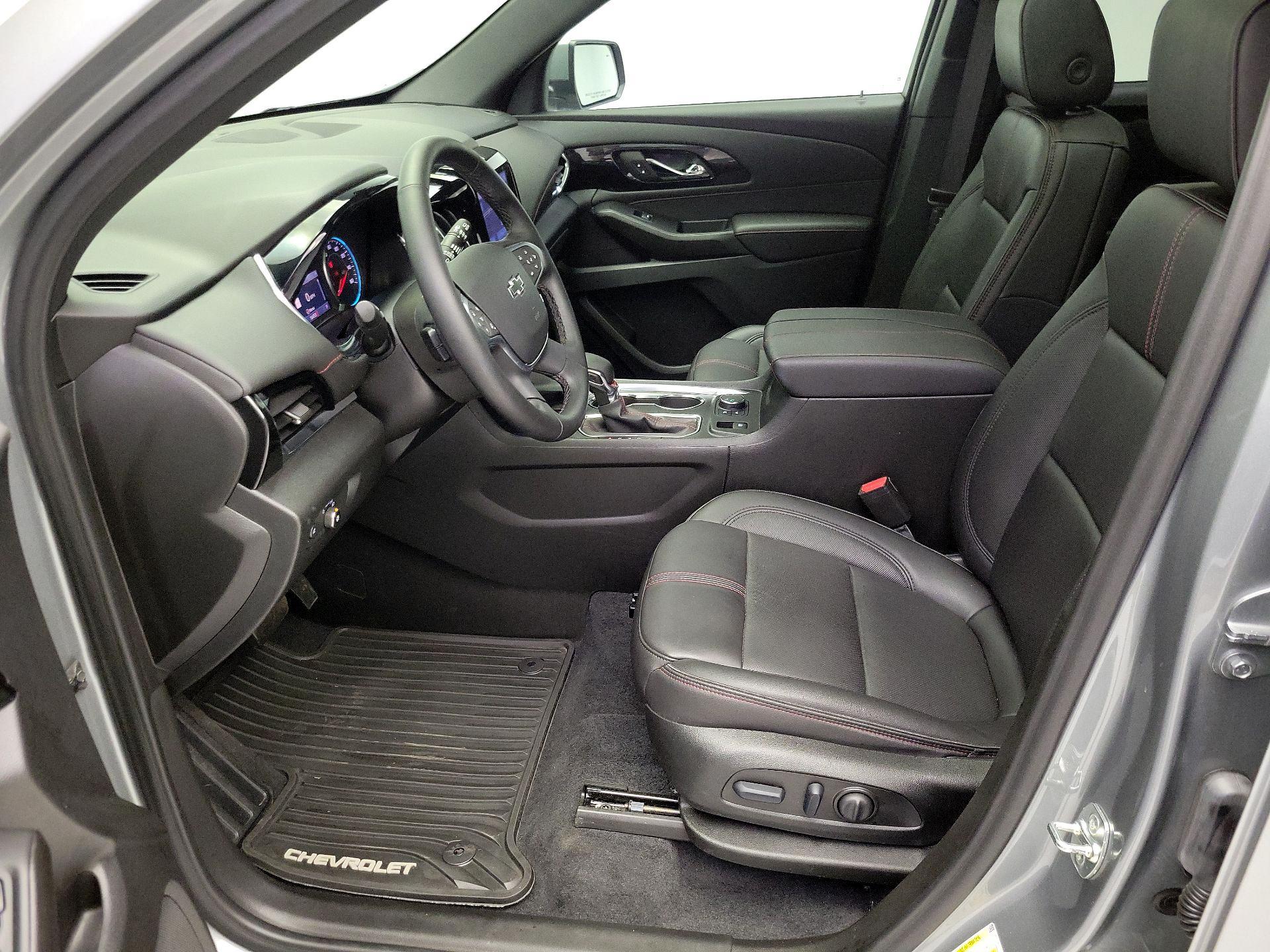 Thumbnail: 2023 Chevrolet Traverse - 11