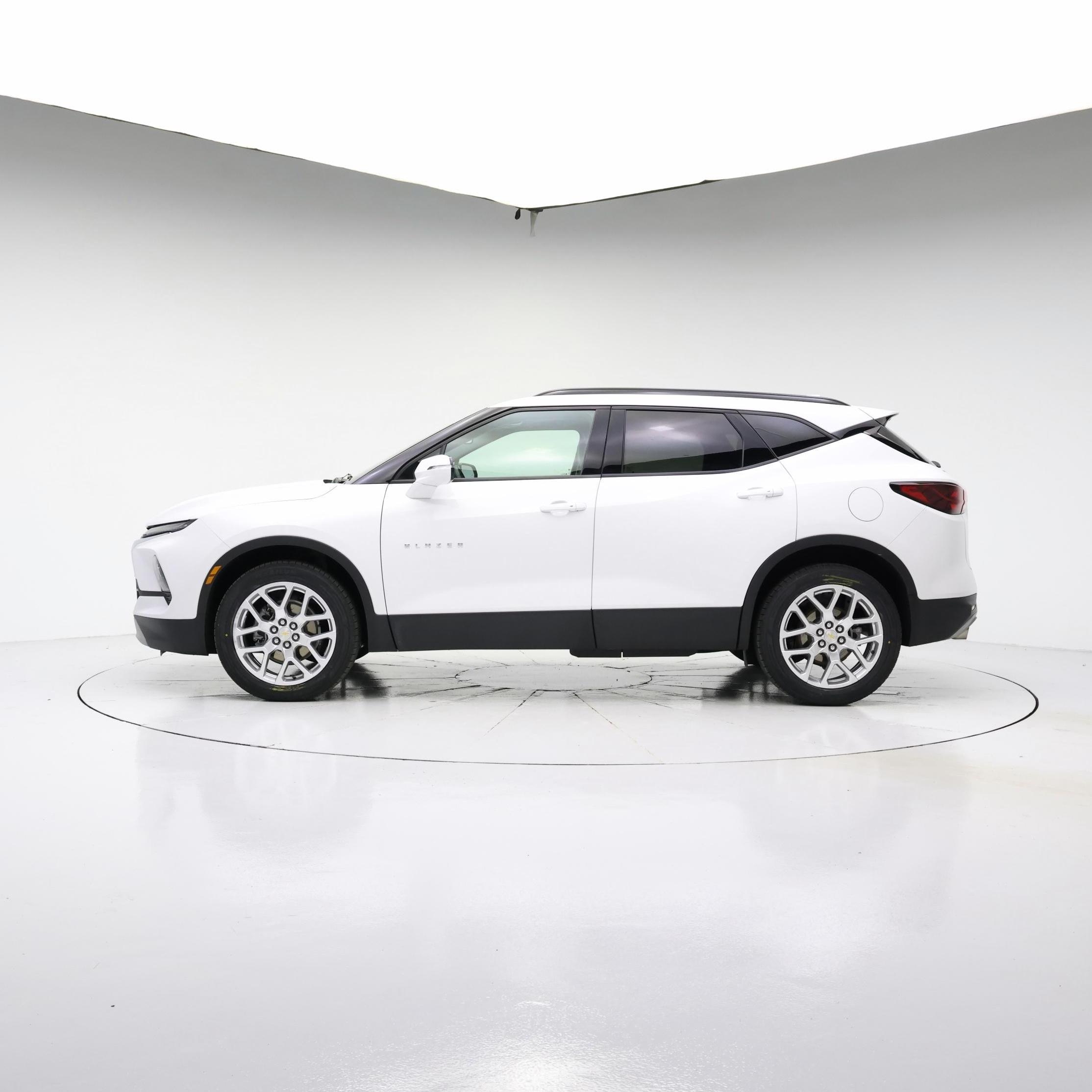 Thumbnail: 2023 Chevrolet Blazer - 3