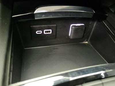 USB/AUX Ports