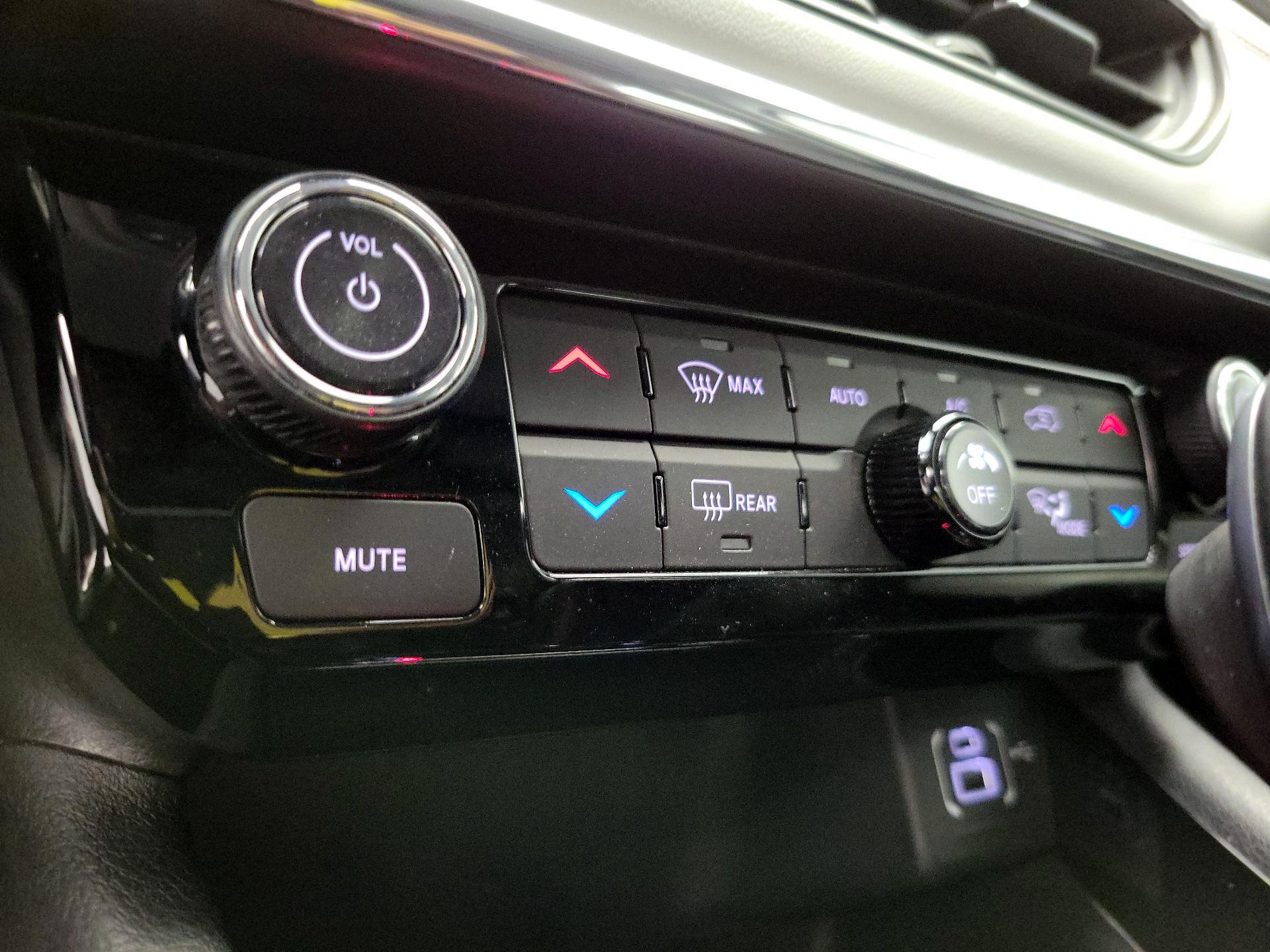 Thumbnail: 2022 Jeep Compass - 16