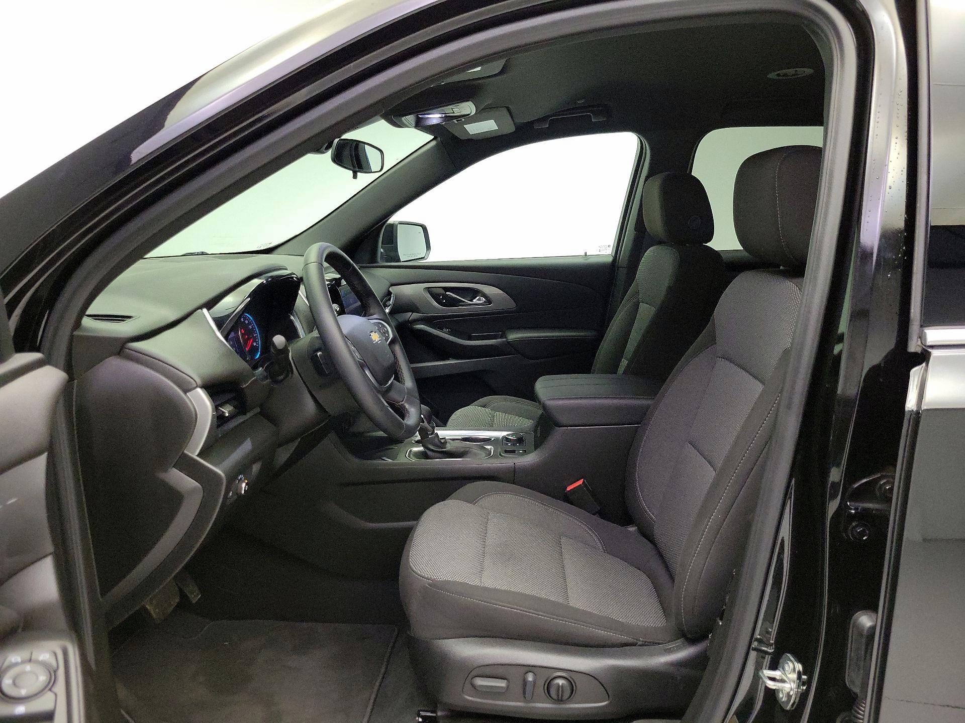 Thumbnail: 2023 Chevrolet Traverse - 11