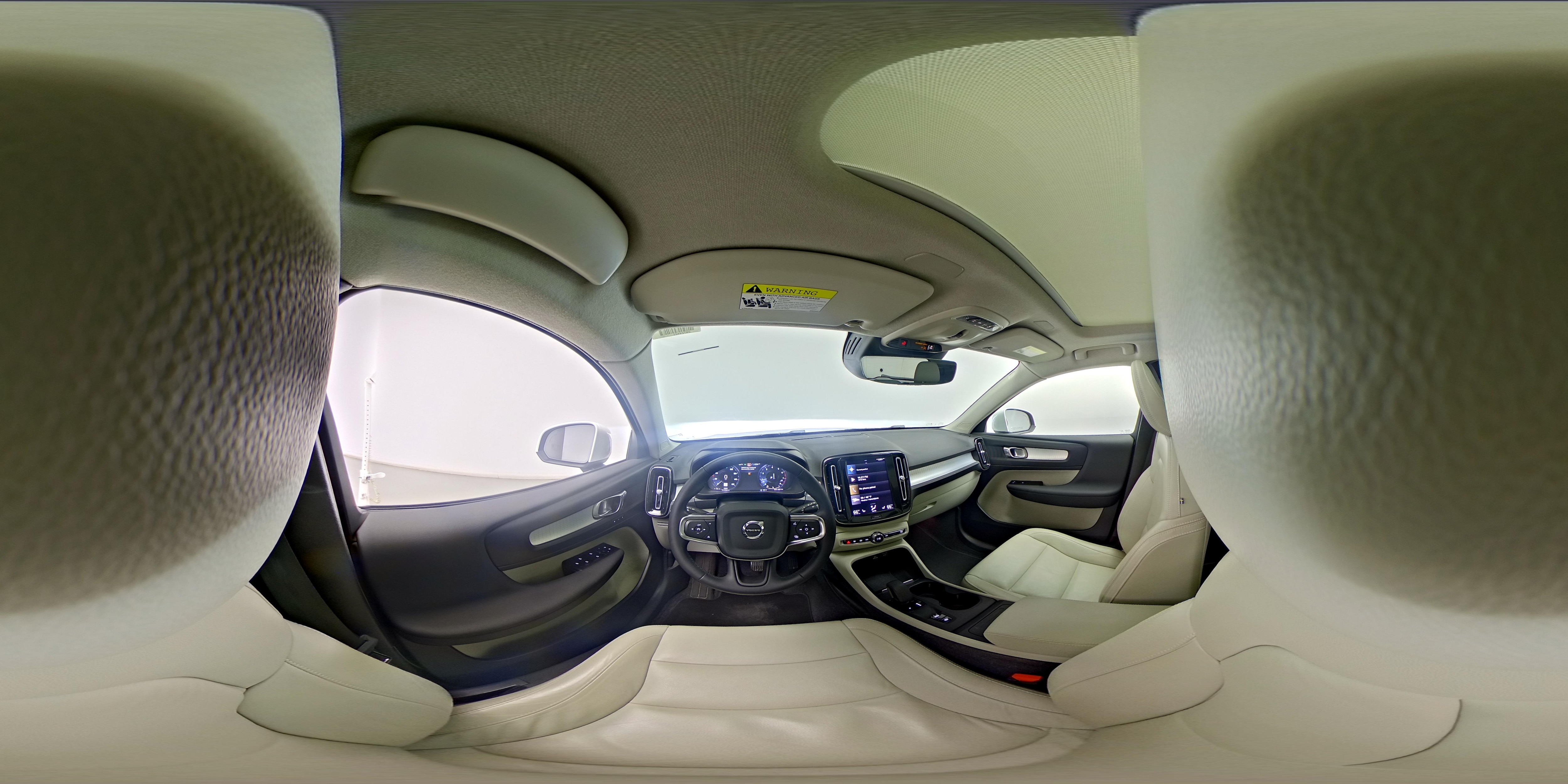 2022 Volvo XC40 Momentum - Photo 28