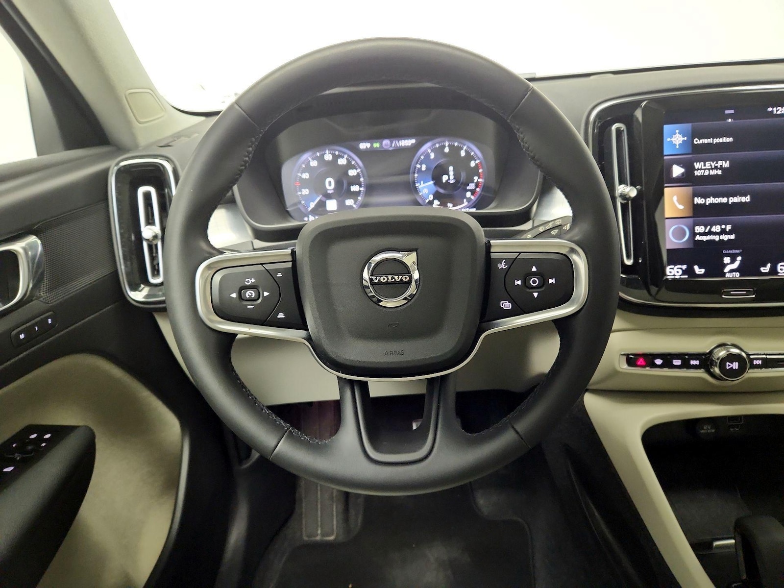 2022 Volvo XC40 Momentum - Photo 11