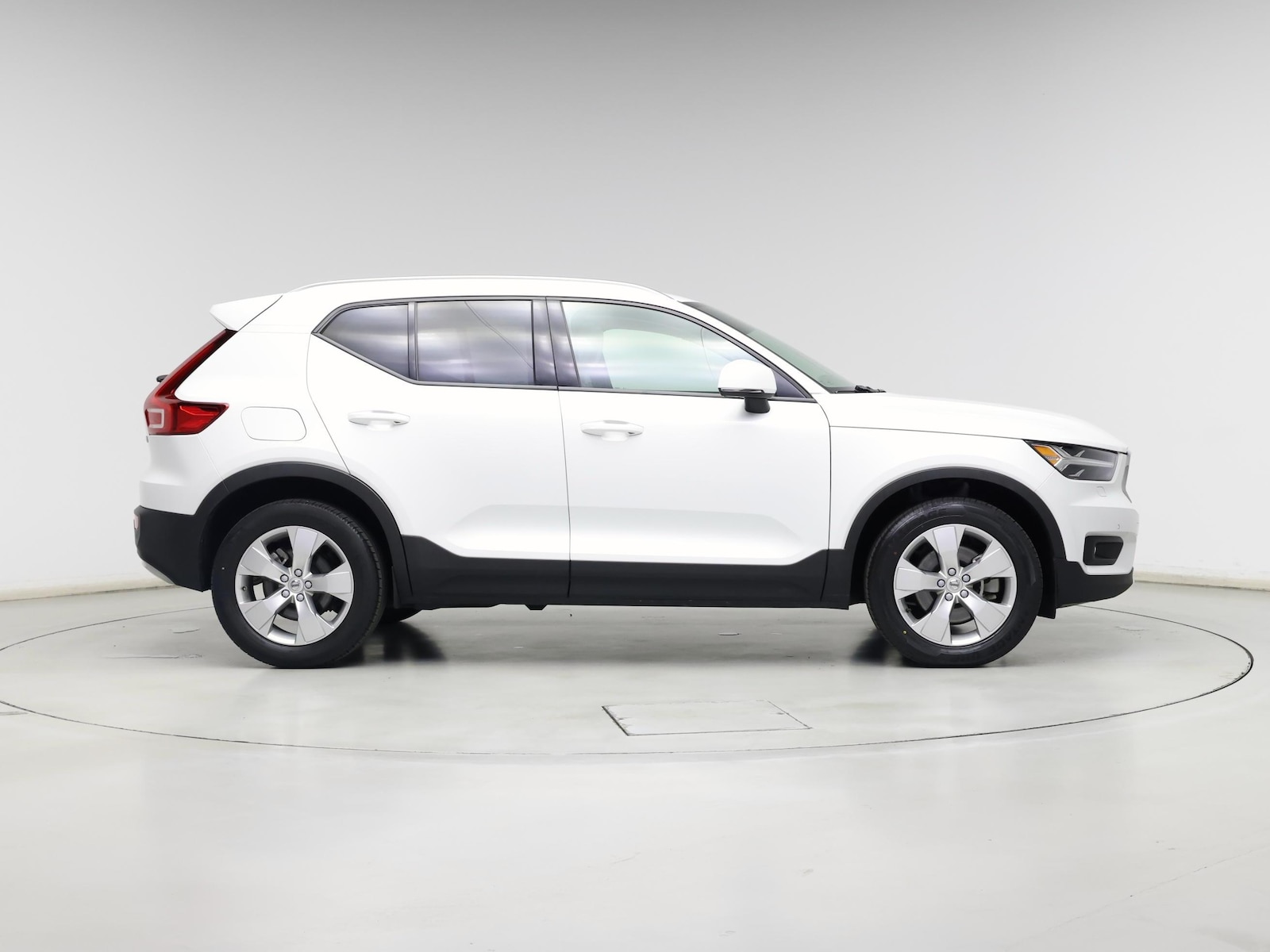 2022 Volvo XC40 Momentum - Photo 8