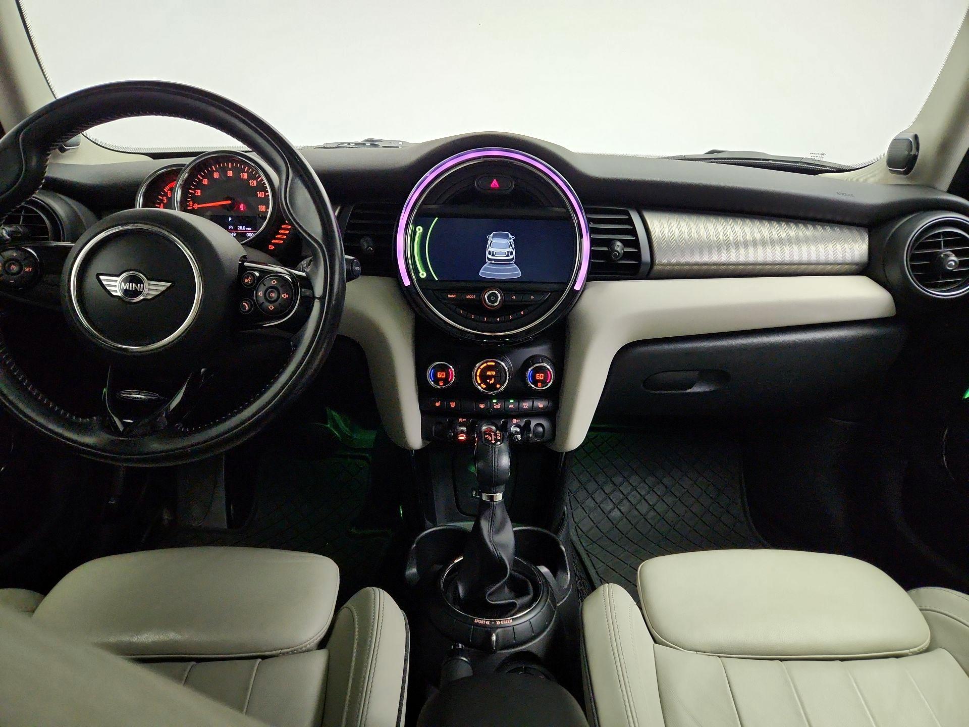 Thumbnail: 2016 MINI Cooper Hardtop - 9