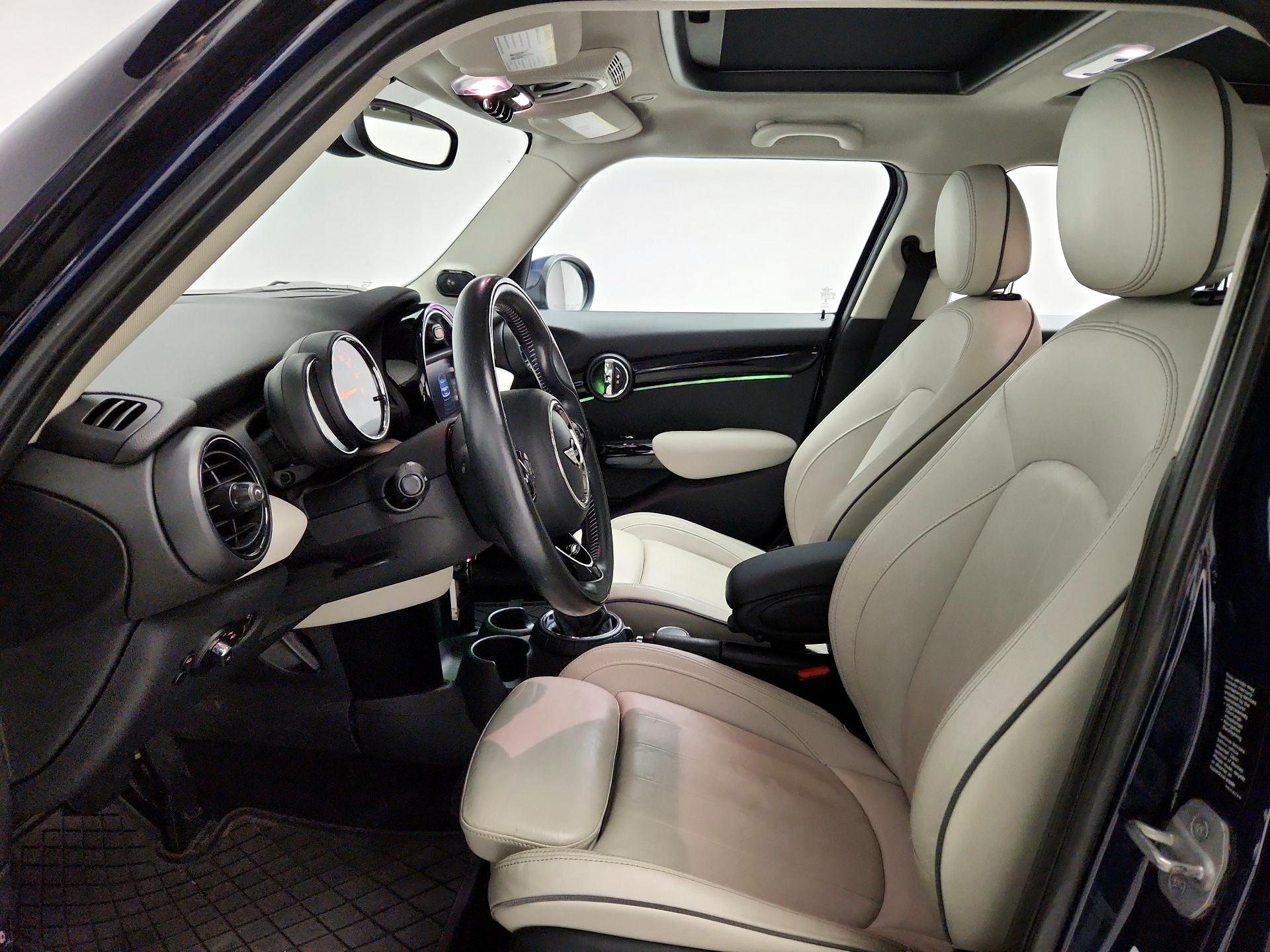 Thumbnail: 2016 MINI Cooper Hardtop - 11