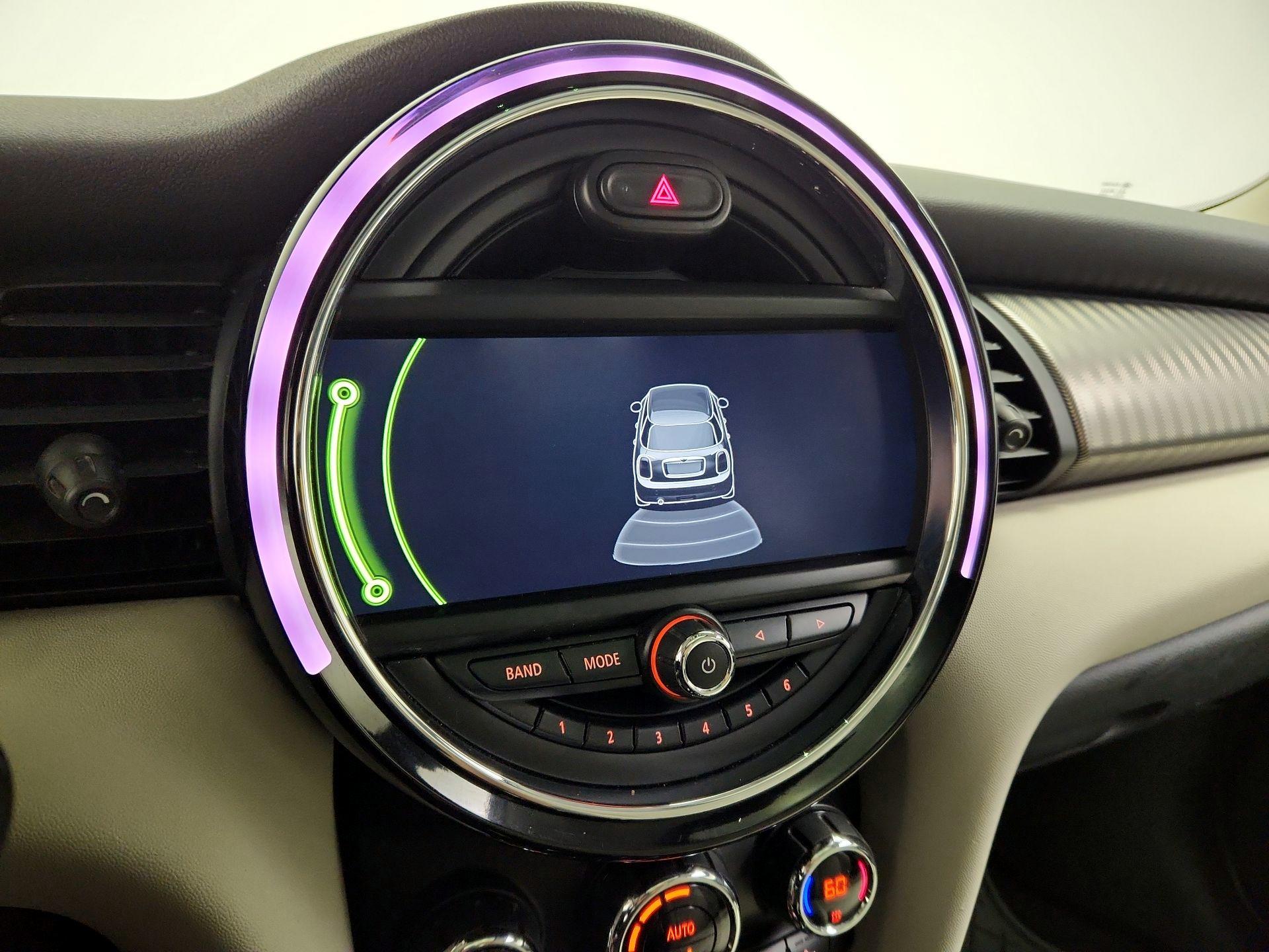 Thumbnail: 2016 MINI Cooper Hardtop - 15