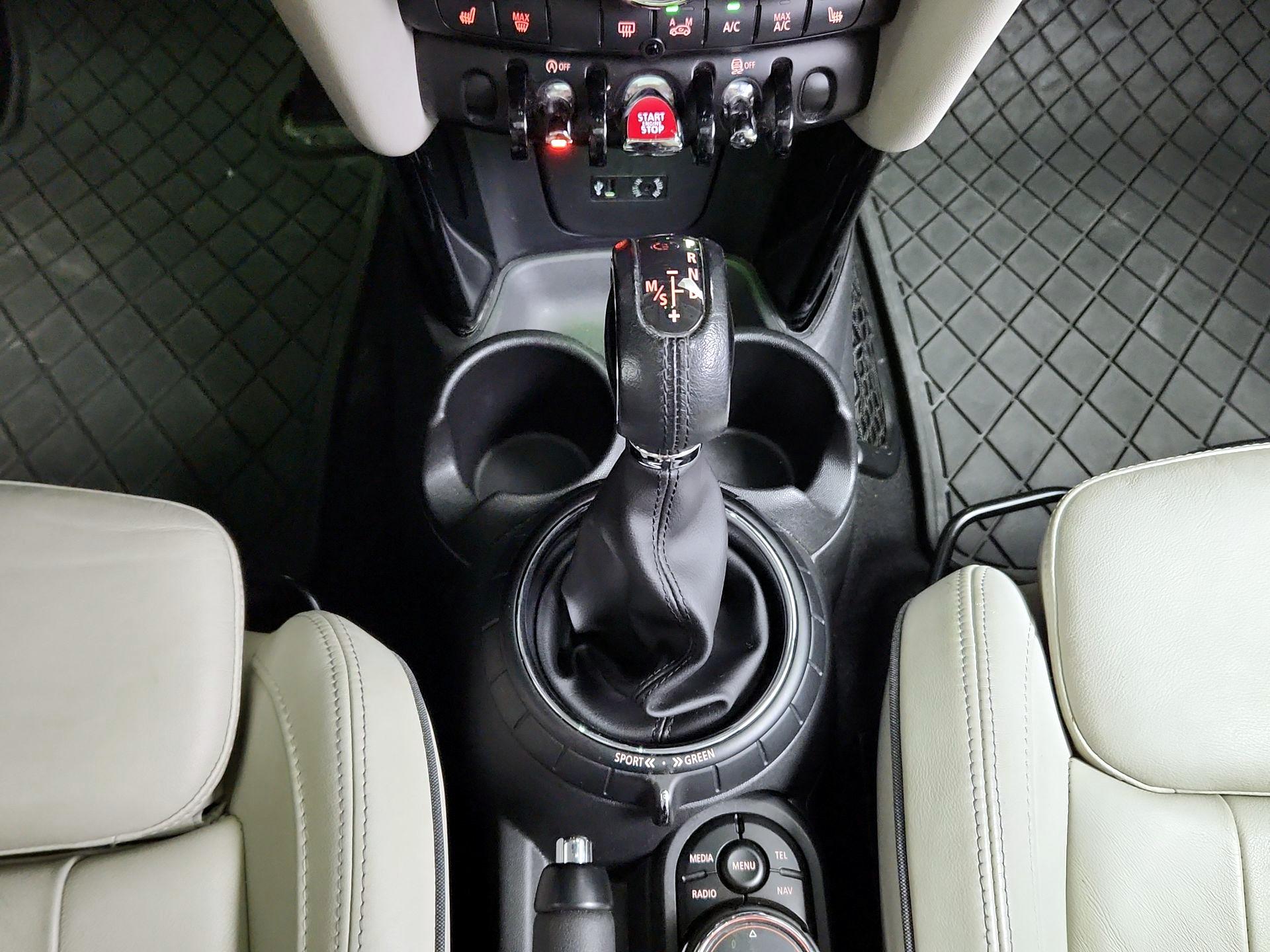 Thumbnail: 2016 MINI Cooper Hardtop - 18