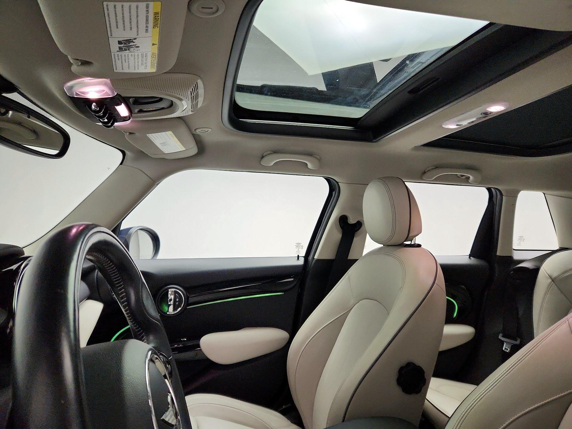 Thumbnail: 2016 MINI Cooper Hardtop - 20