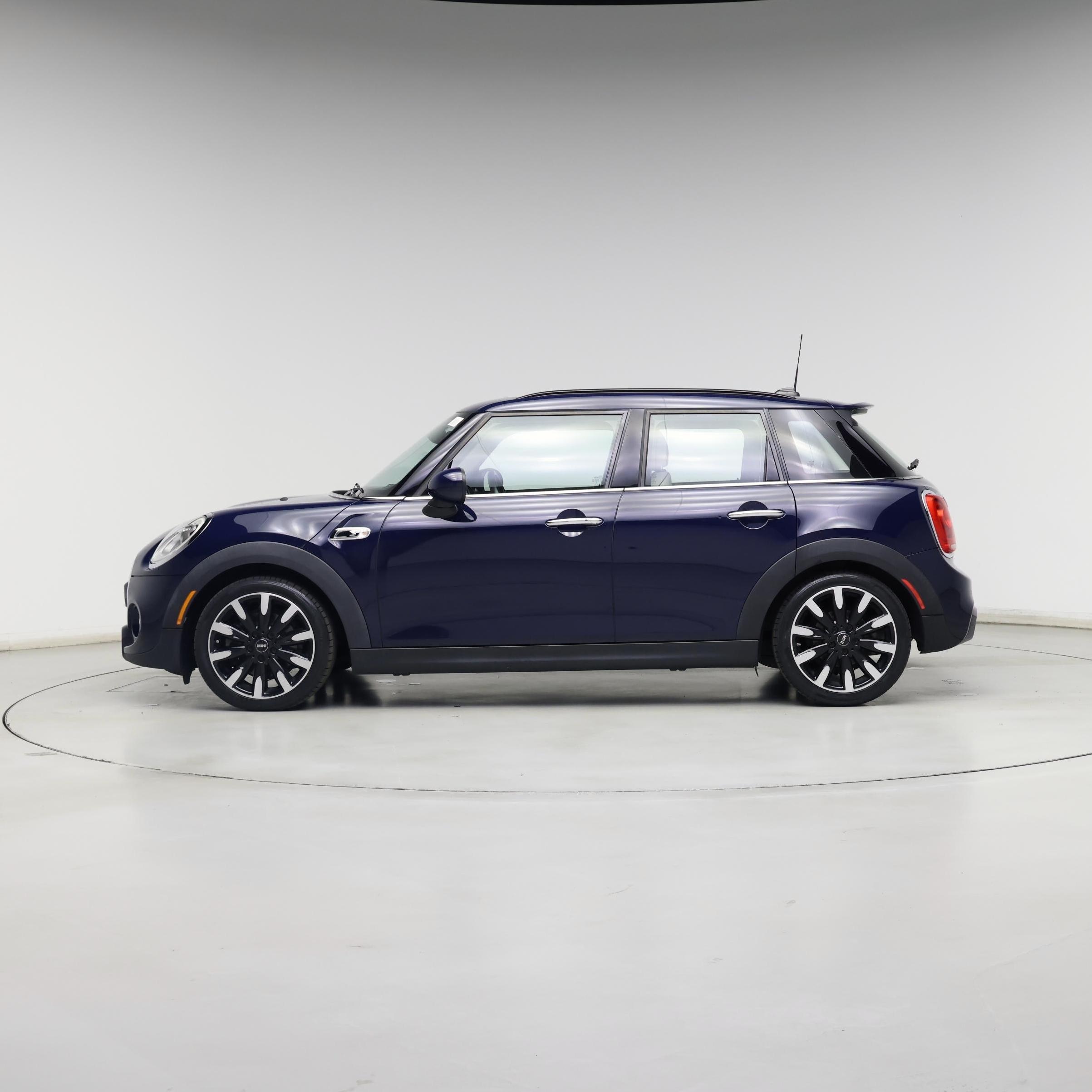 Thumbnail: 2016 MINI Cooper Hardtop - 3