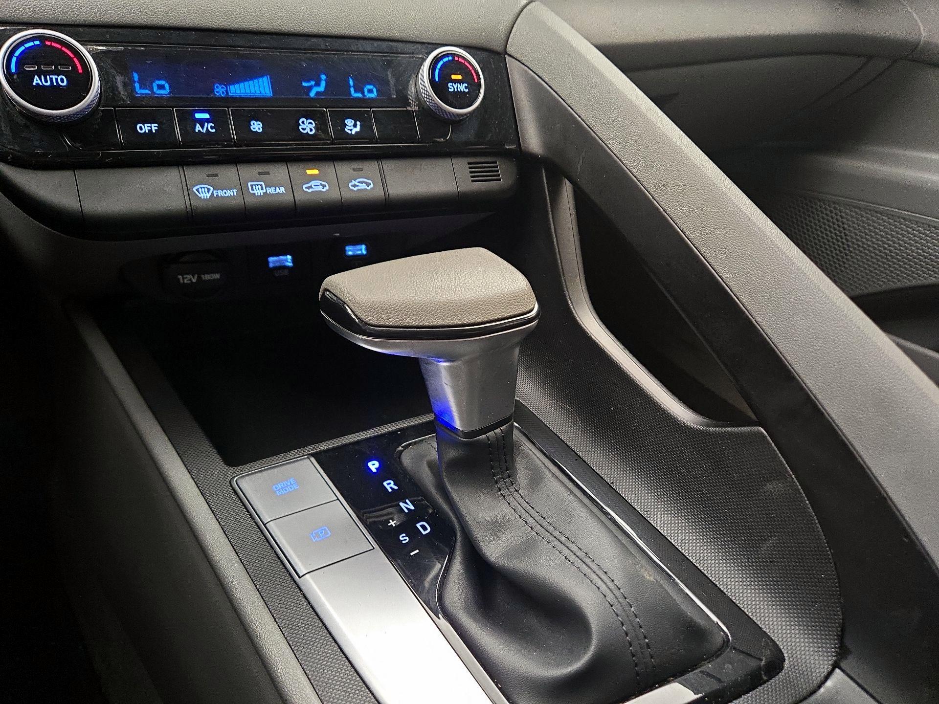 Thumbnail: 2023 Hyundai Elantra - 17