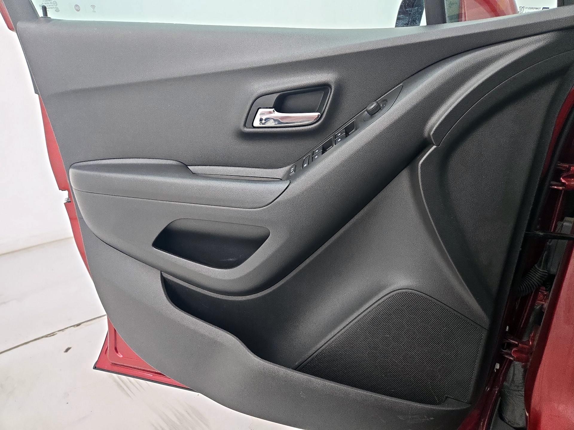 Thumbnail: 2021 Chevrolet Trax - 12